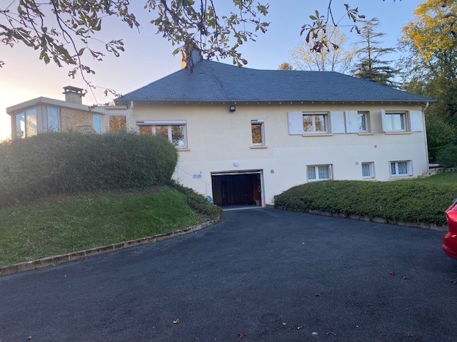 Maison atypique avec piscine de 230M2 et dépendance au sain d'un environnement naturel — photo 3