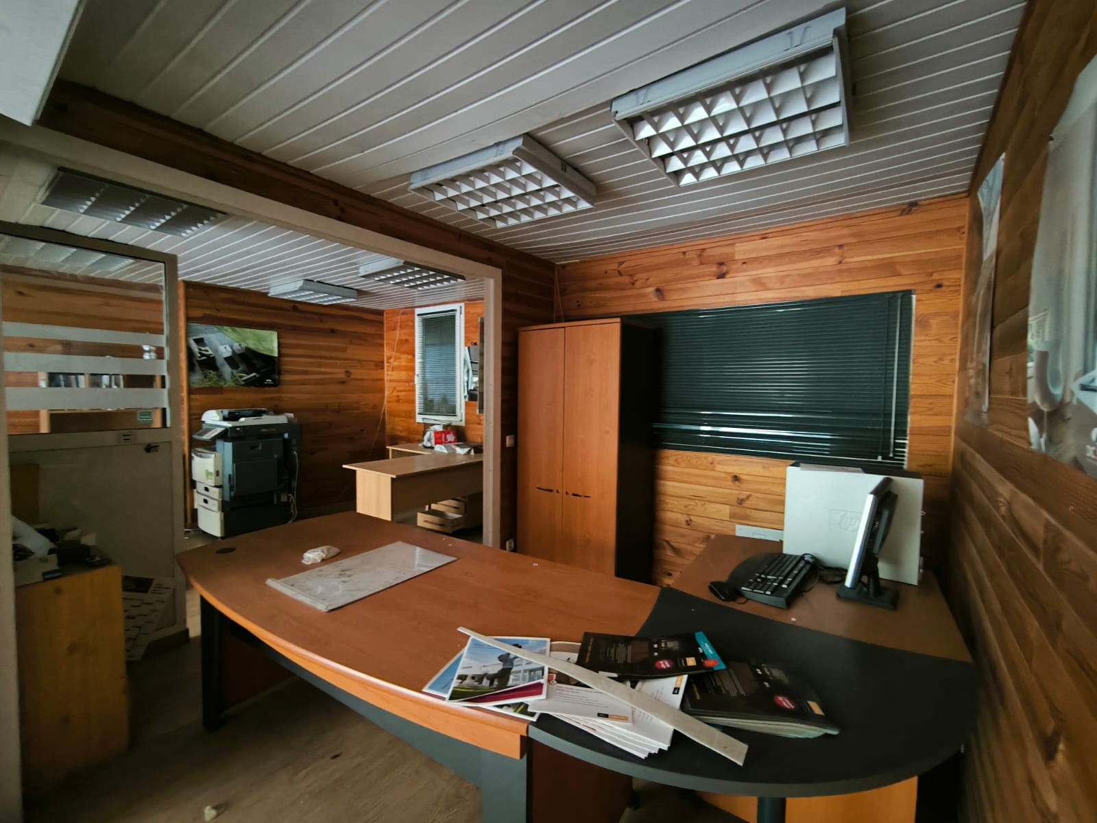 Local professionnel 380 m2   Axe passant Souillac — photo 4