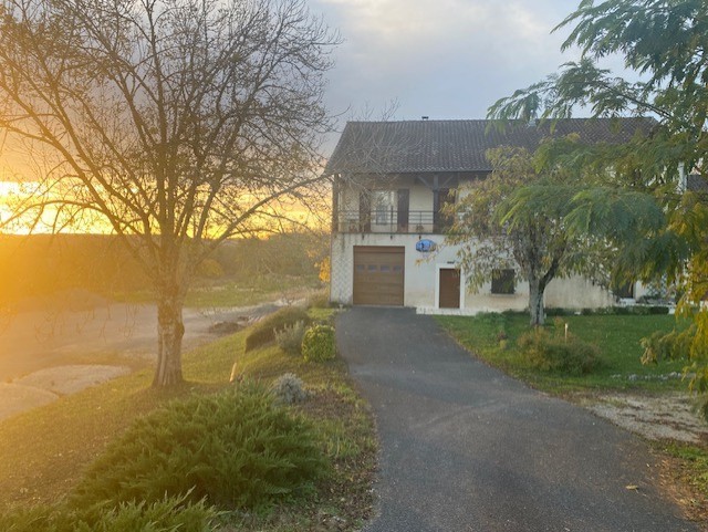 MAISON 8 PIÈCES (168 m2) sur les hauteurs de Souillac 46200 — photo 2