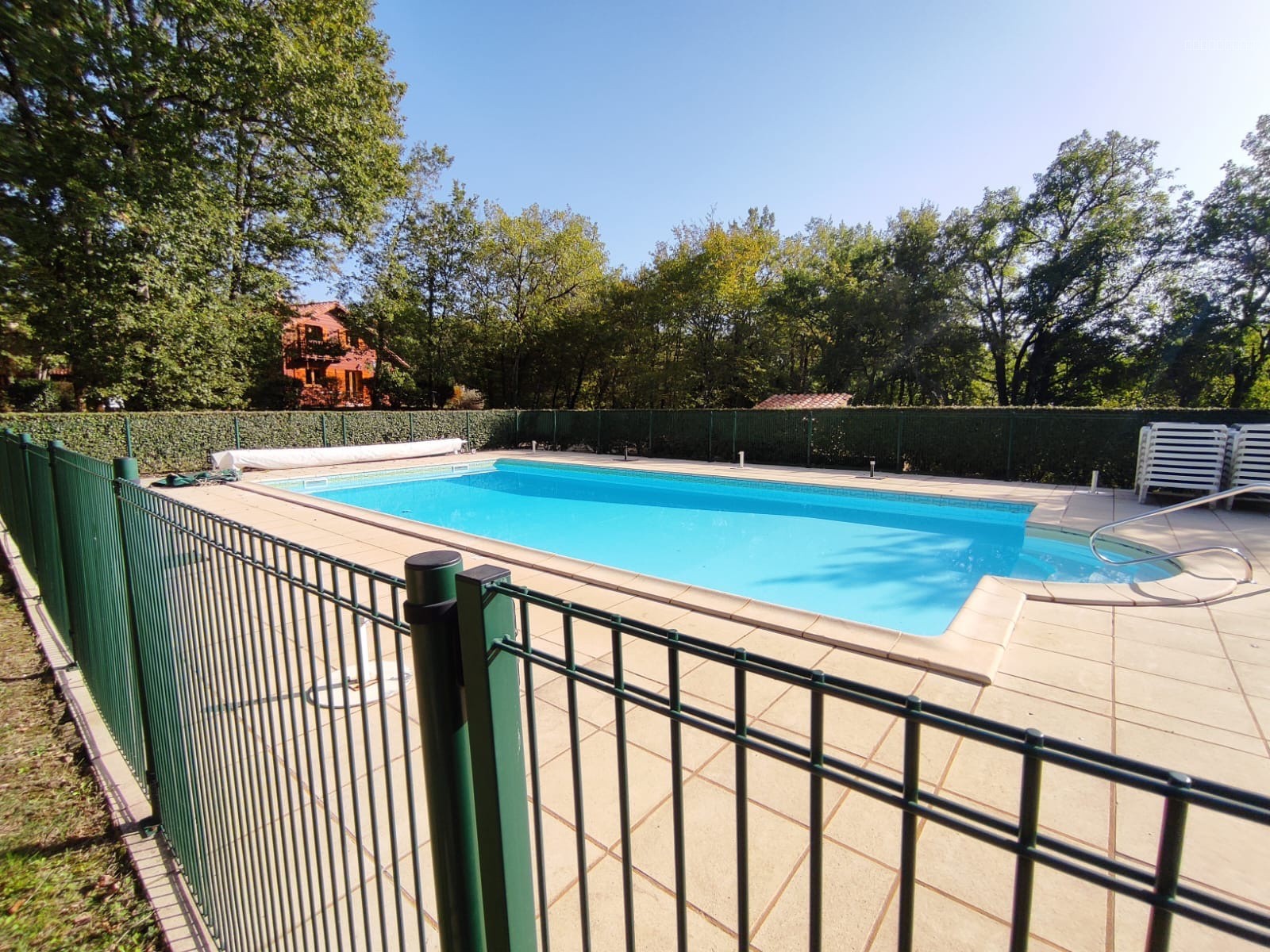 Chalet de 90 m2 dans un golf à LACHAPELLE AUZAC 46200 — photo 13