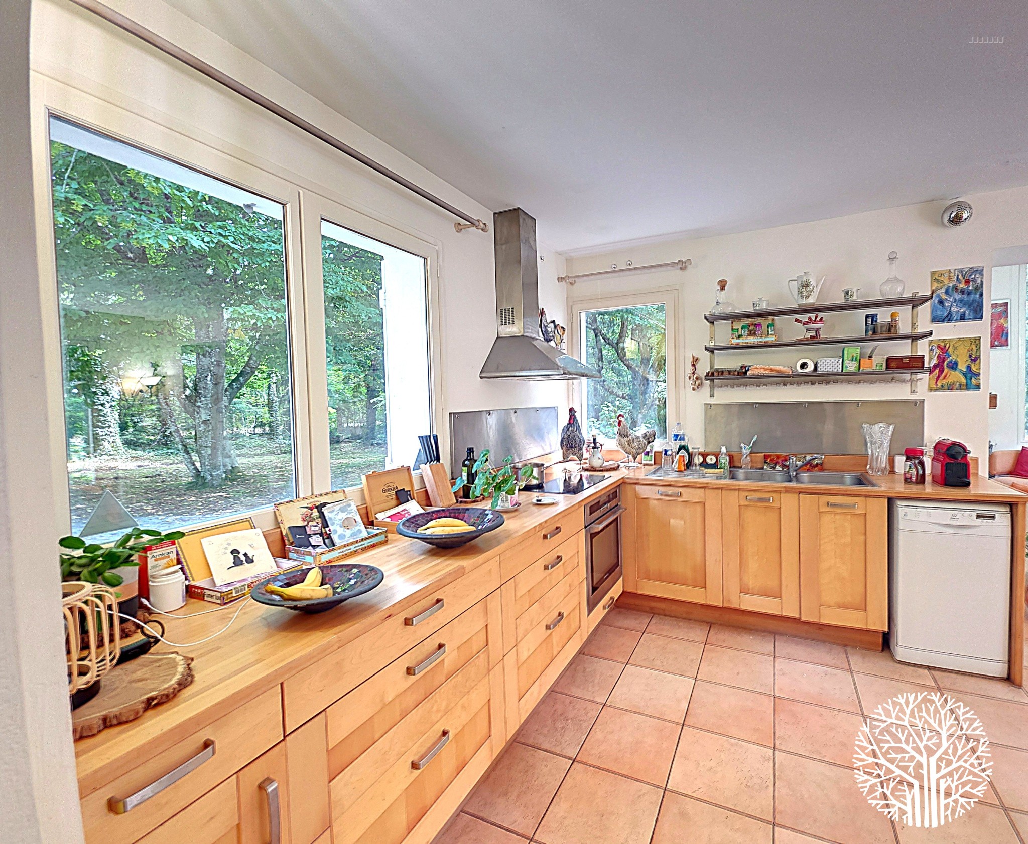 Superbe propriété forestière avec maison familiale et studio indépendant — photo 9