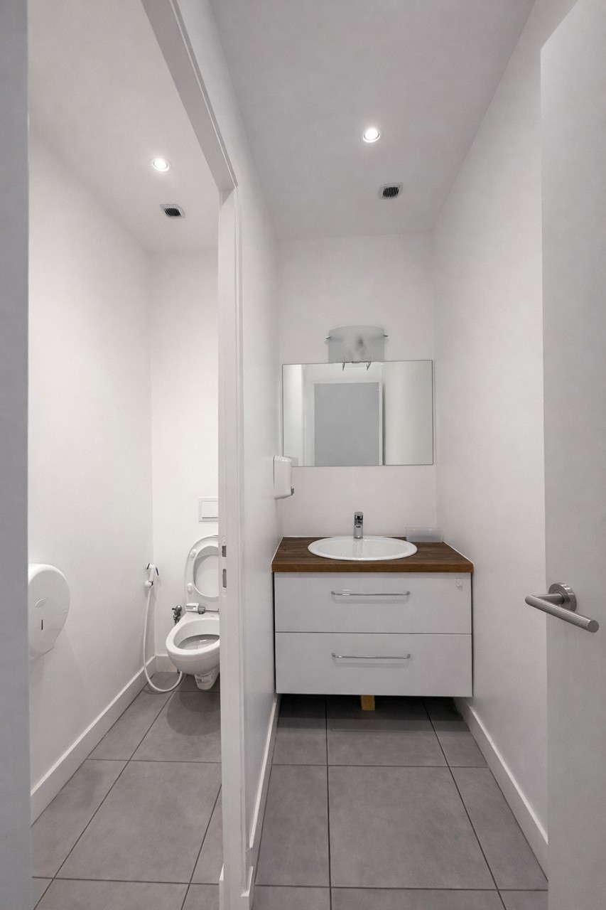 A Louer Bureau 130m2 - Montreuil. — photo 11