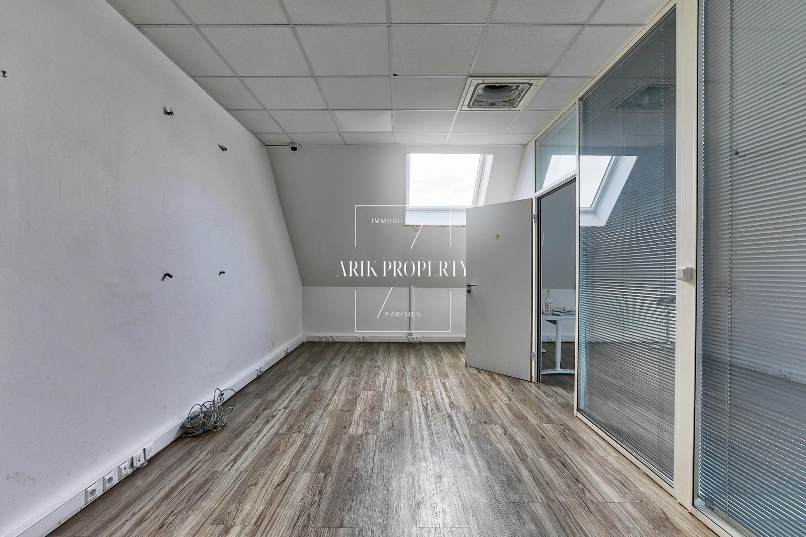 Bureau à louer   160 m2   Montreuil (Rue de Rosny) (DISPONIBLE AUSSI EN 120 m2 ) — photo 11