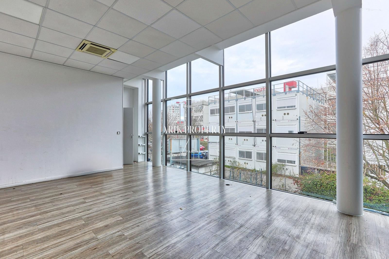 Bureau à louer   160 m2   Montreuil (Rue de Rosny) (DISPONIBLE AUSSI EN 120 m2 ) — photo 3