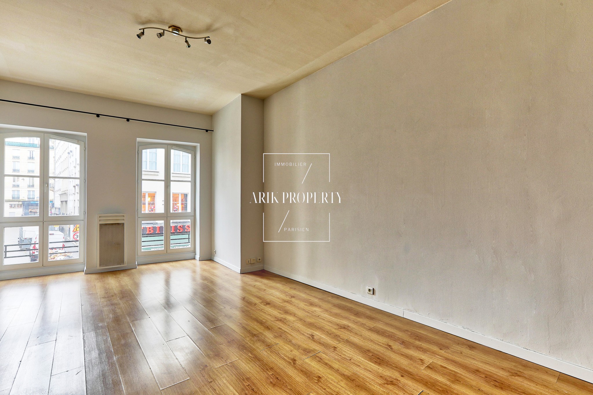APPARTEMENT 2 PIECES DE 53 M2 - RUE SAINT-DENIS — photo 2