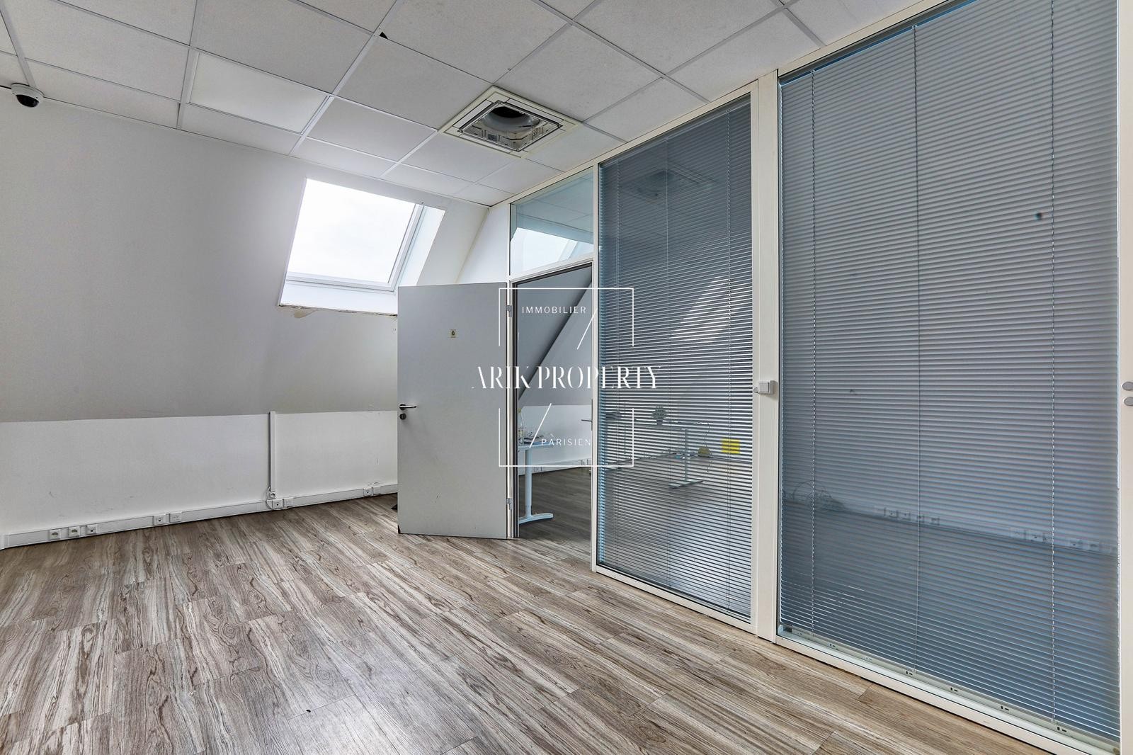 Bureau à louer   160 m2   Montreuil (Rue de Rosny) (DISPONIBLE AUSSI EN 120 m2 ) — photo 7