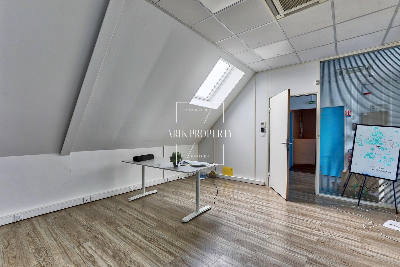 Bureau à louer   160 m2   Montreuil (Rue de Rosny) (DISPONIBLE AUSSI EN 120 m2 ) — photo 13