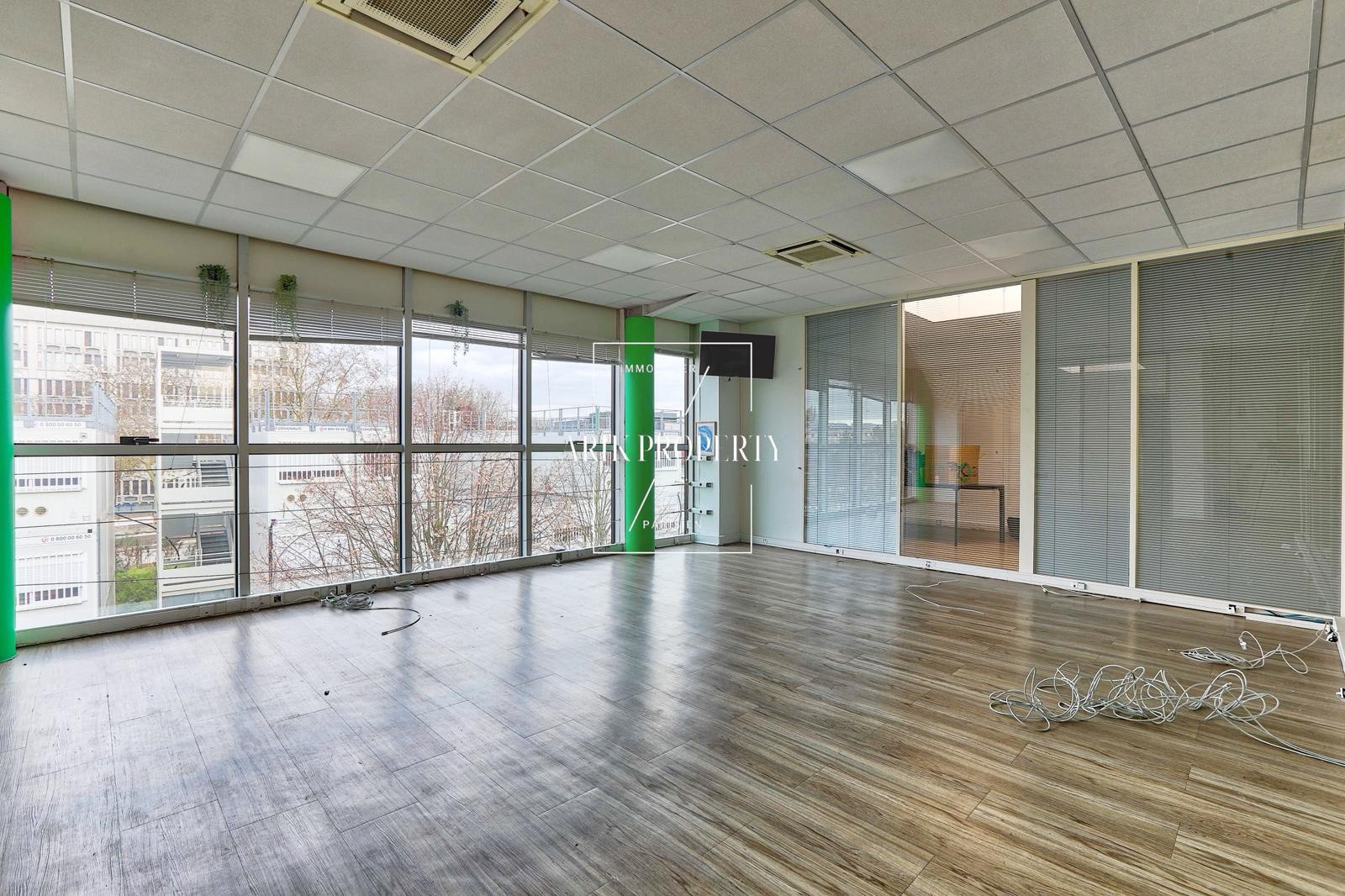 Bureau à louer   160 m2   Montreuil (Rue de Rosny) (DISPONIBLE AUSSI EN 120 m2 ) — photo 10