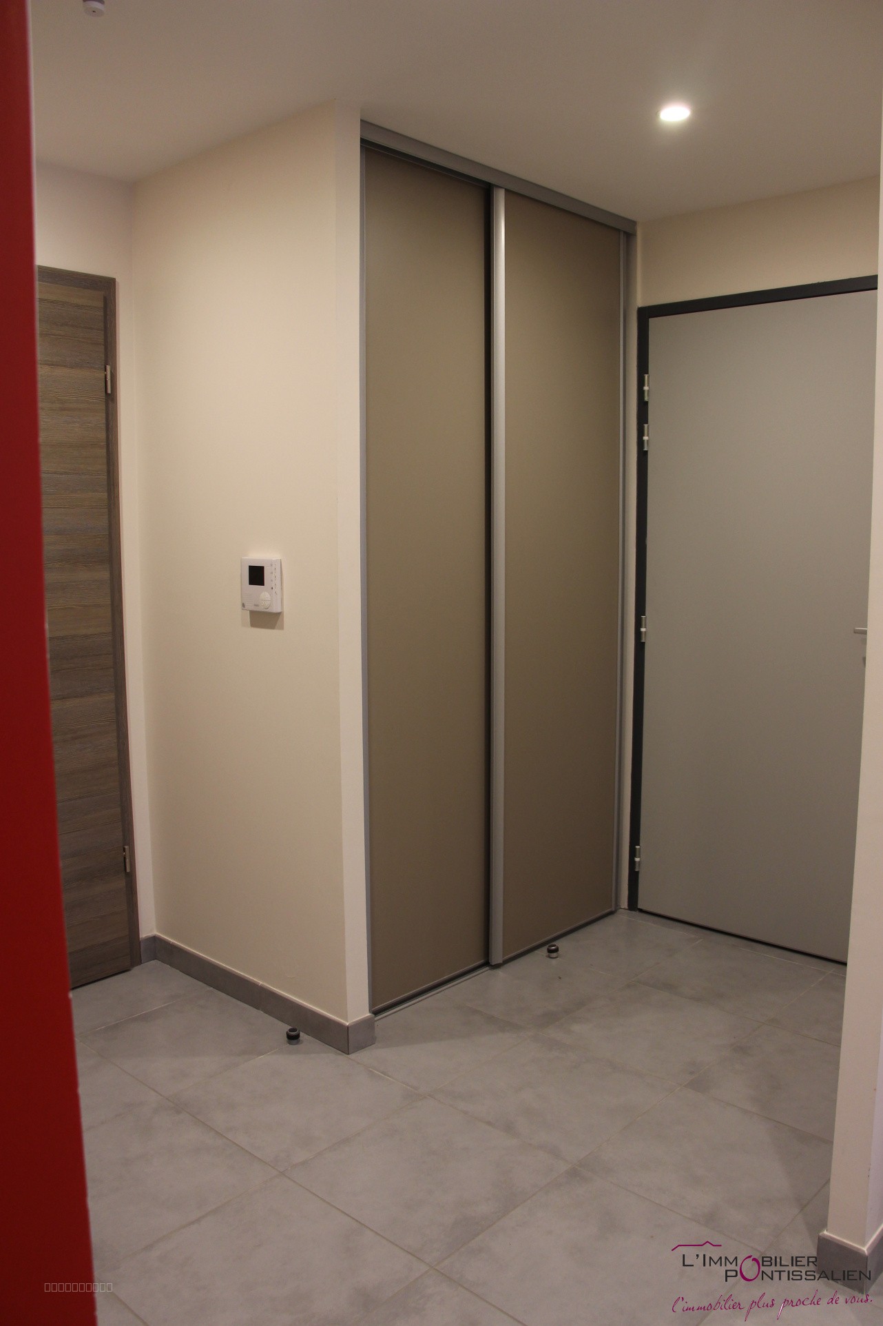 MOUTHE - APPARTEMENT T2 BIS MEUBLE - GARAGE - CAVE — photo 4