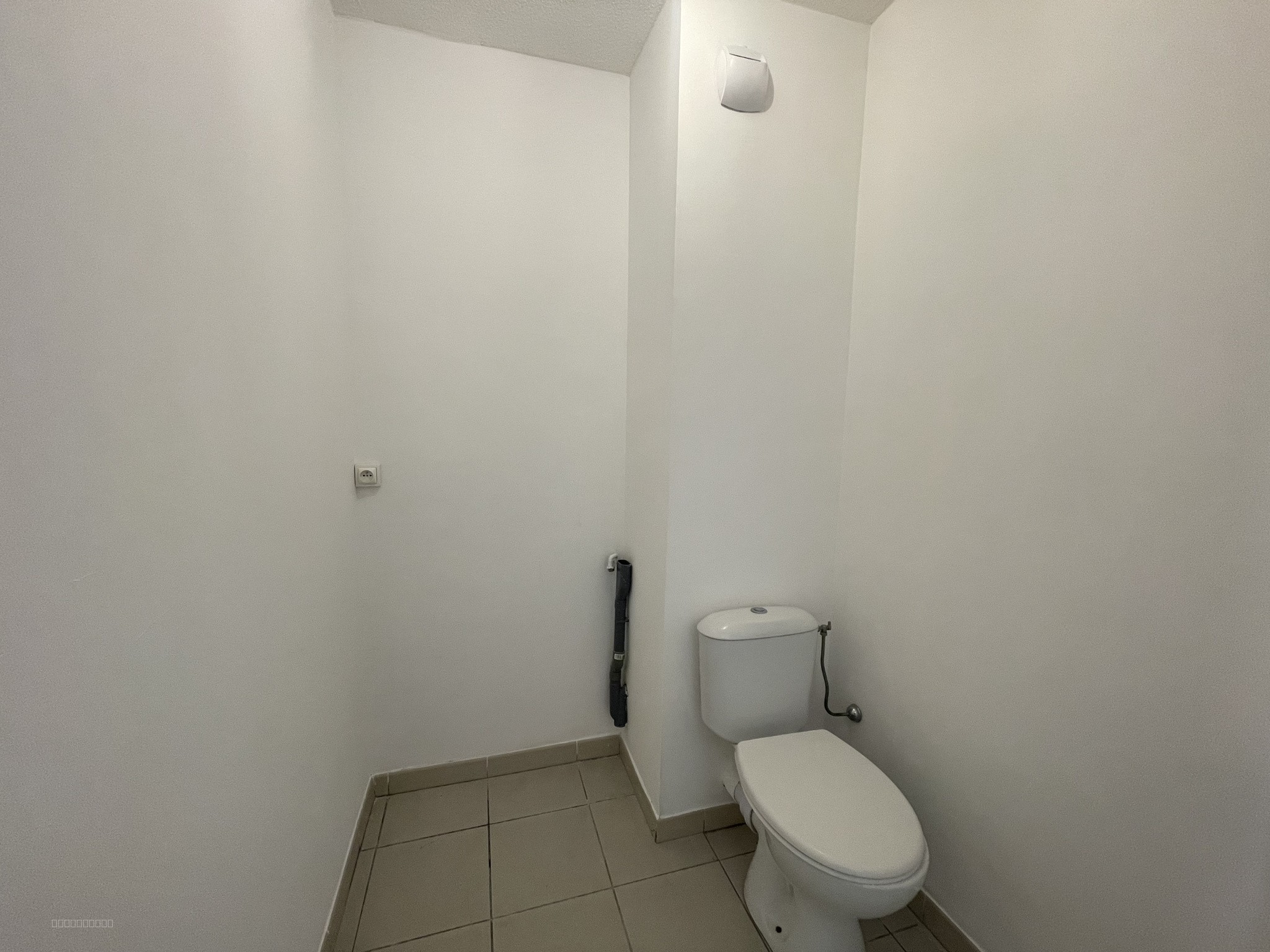 sous offre - T3 récent terrasse en rez de jardin + parkings — photo 10