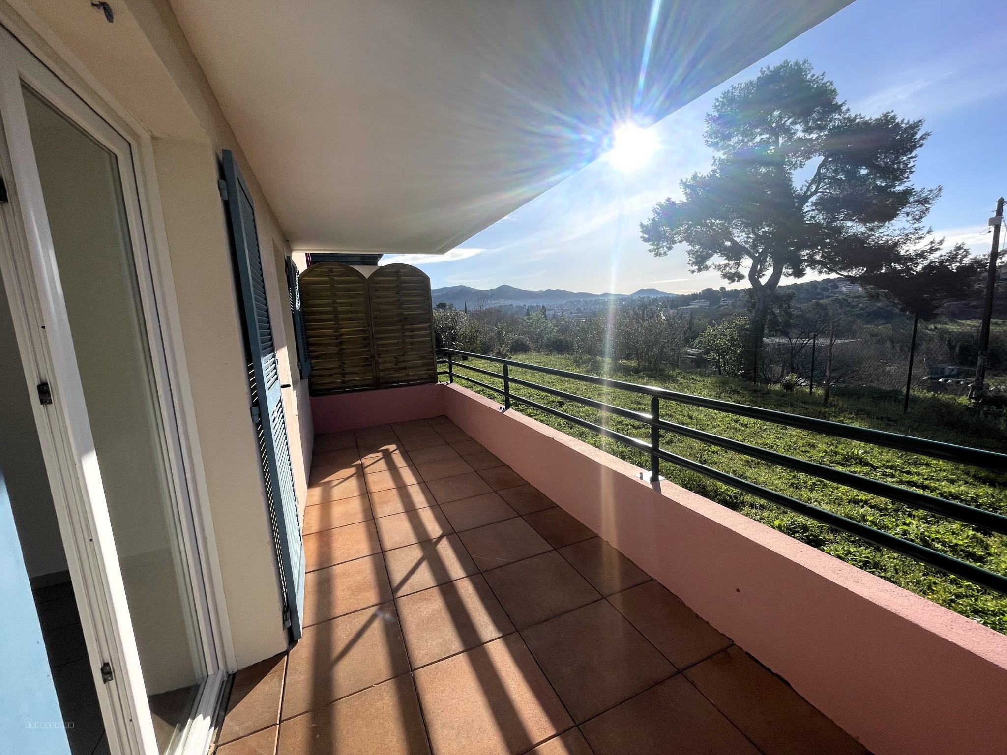 sous offre - T3 récent terrasse en rez de jardin + parkings — photo 8