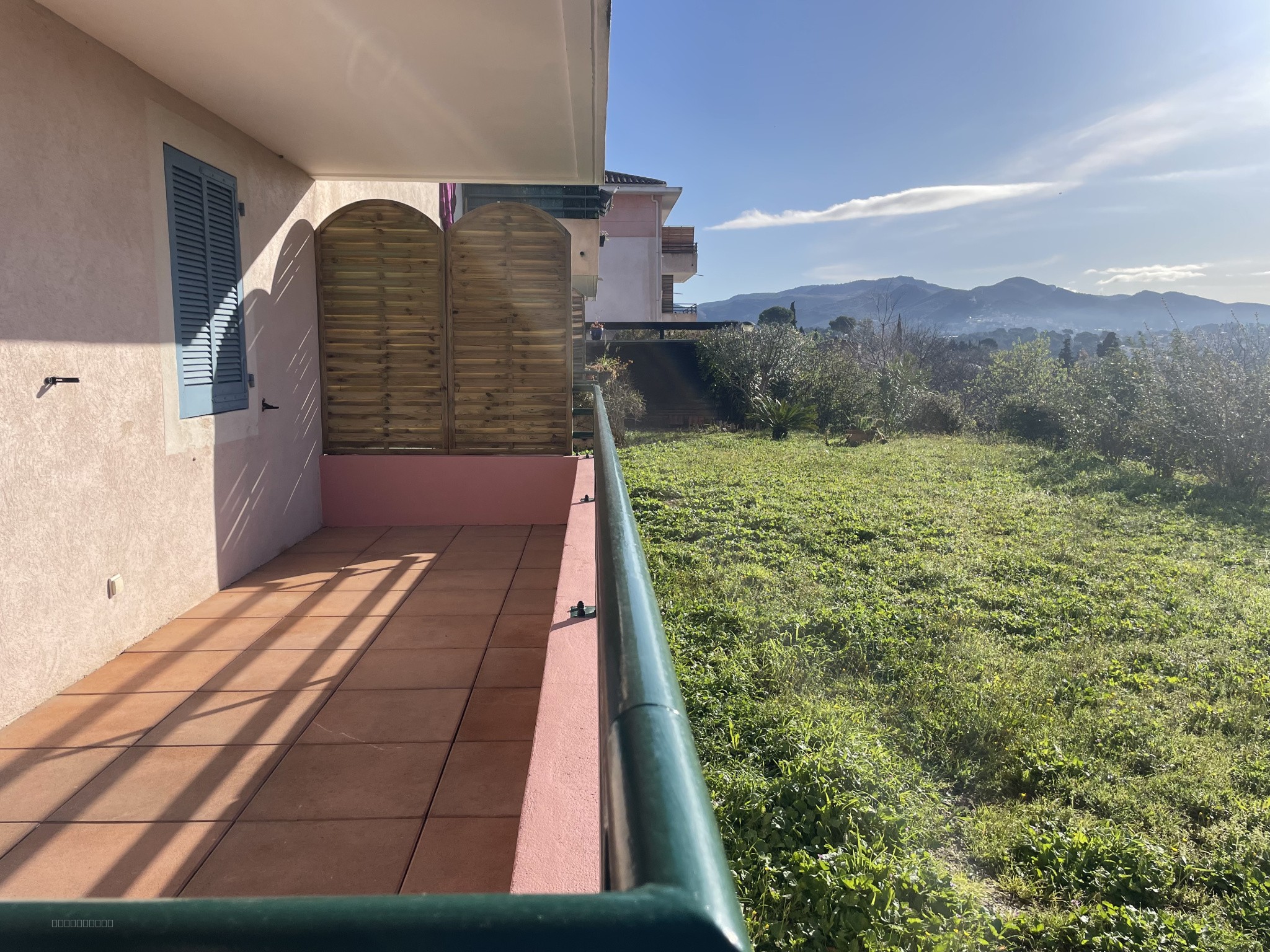 sous offre - T3 récent terrasse en rez de jardin + parkings — photo 14