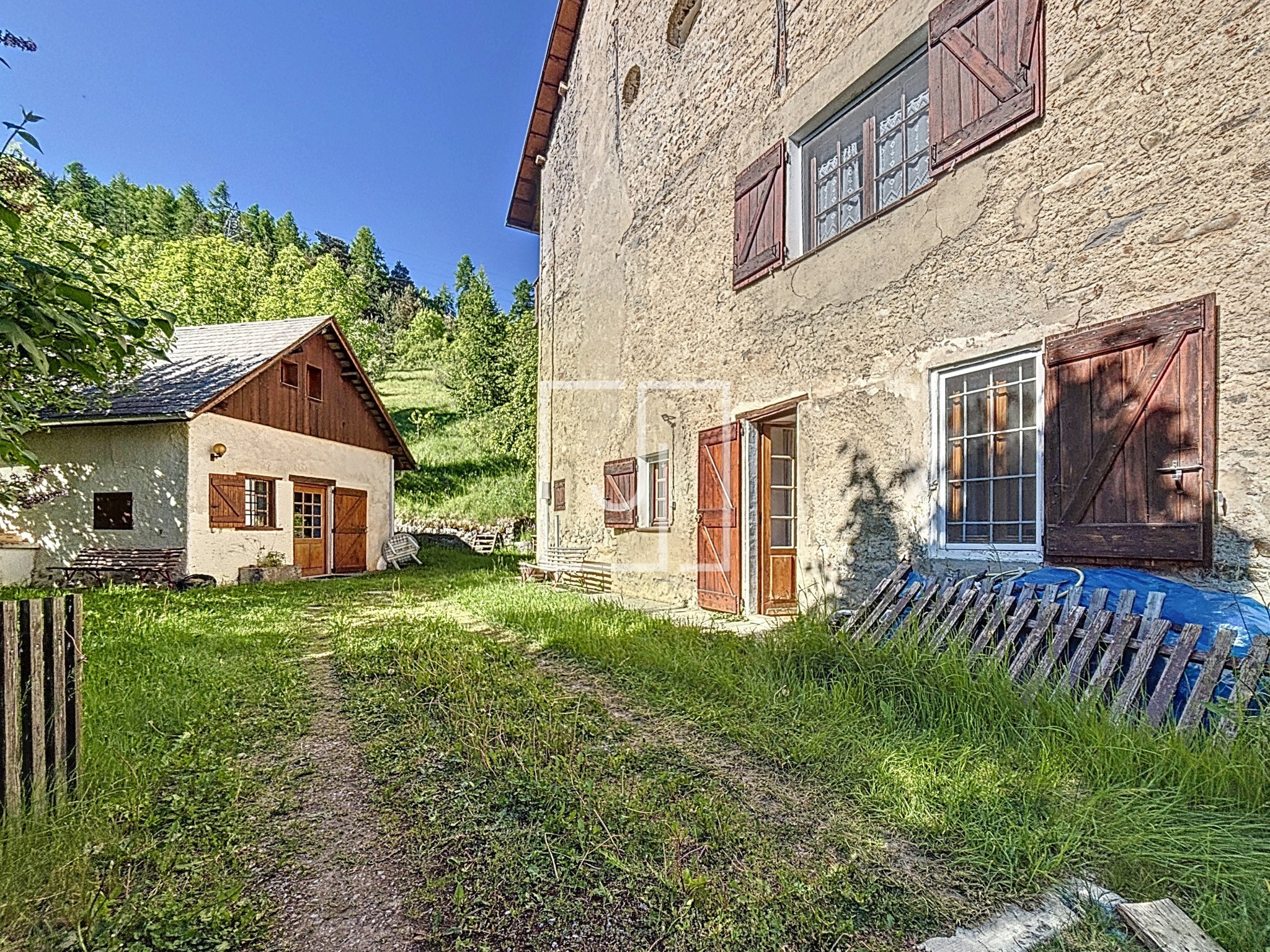 À vendre   Propriété authentique avec corps de ferme et maison sur plus de 2 hectares à Enchastrayes (La Conchette), Vallée de l’Ubaye — photo 3