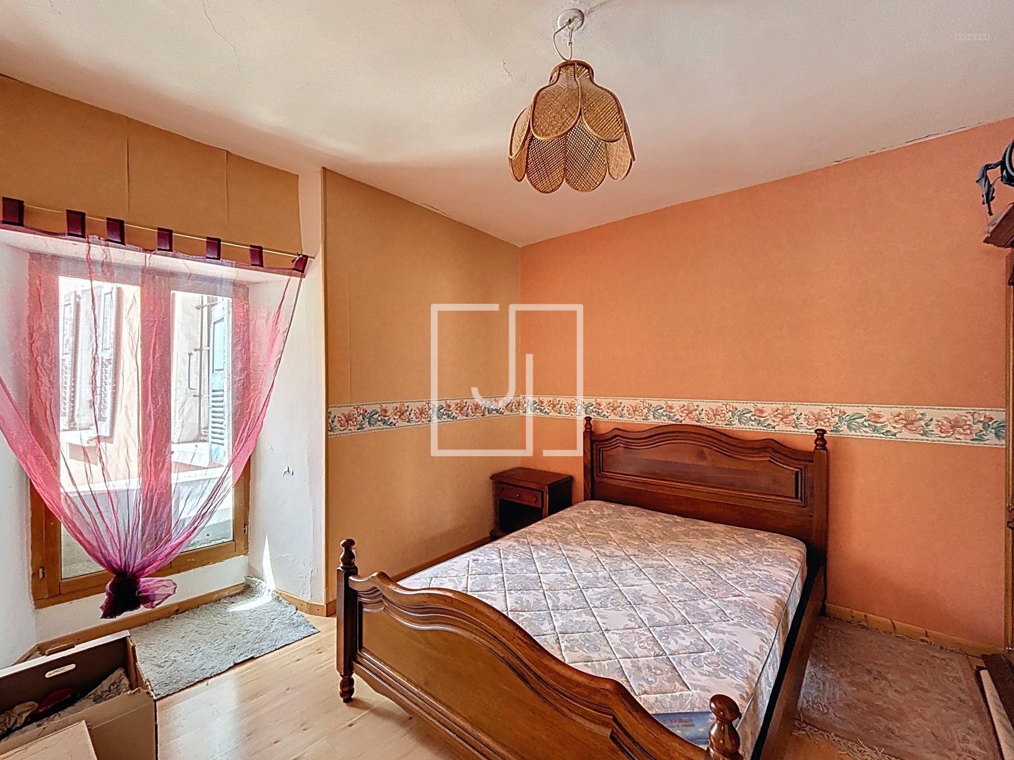 À VENDRE   Appartement 3 chambres avec balcon, cave et grenier   70 m2   Jausiers (04) — photo 7