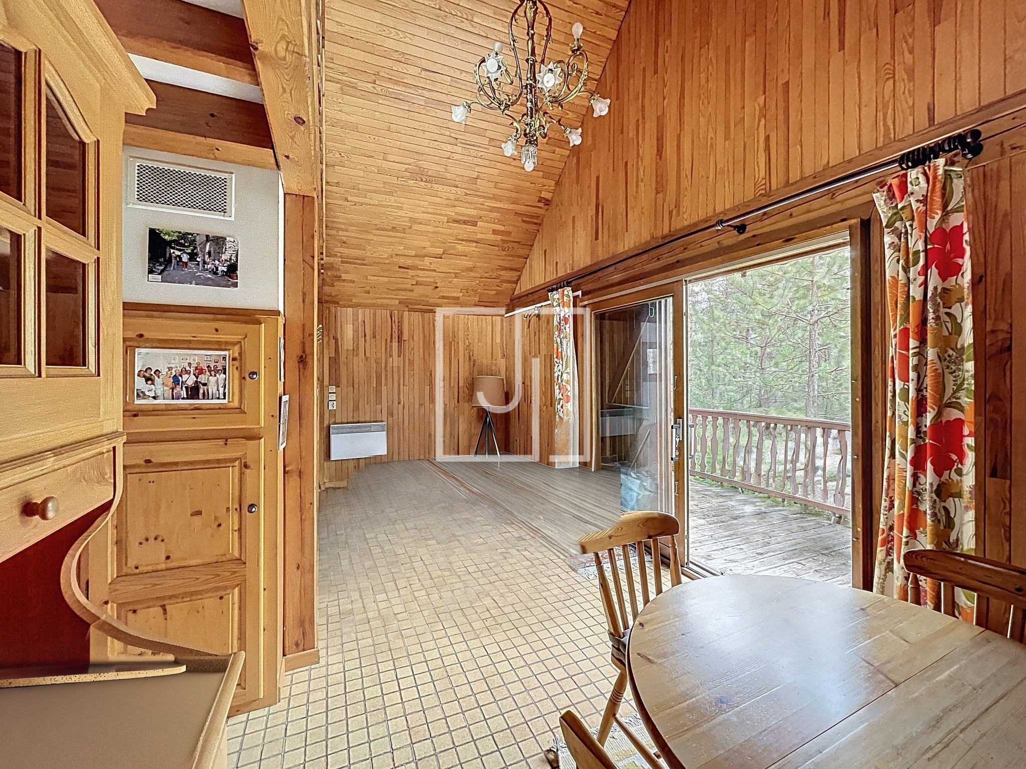 A vendre : Chalet 4 pièces avec terrasse, jardin et garage sur les hauteurs de Barcelonnette — photo 4
