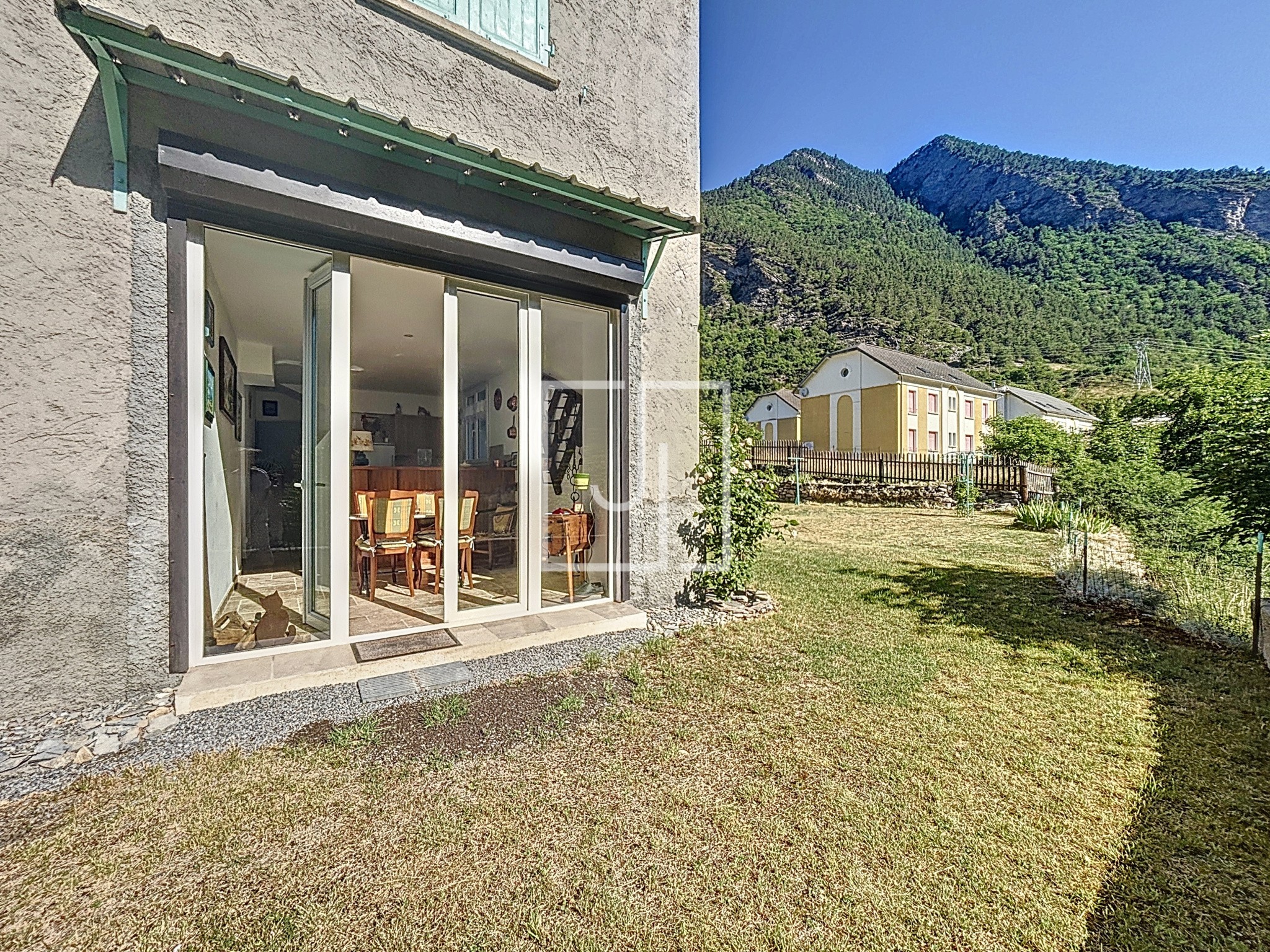 À vendre à La Condamine-Châtelard : appartement avec jardin et vue entièrement rénové — photo 18