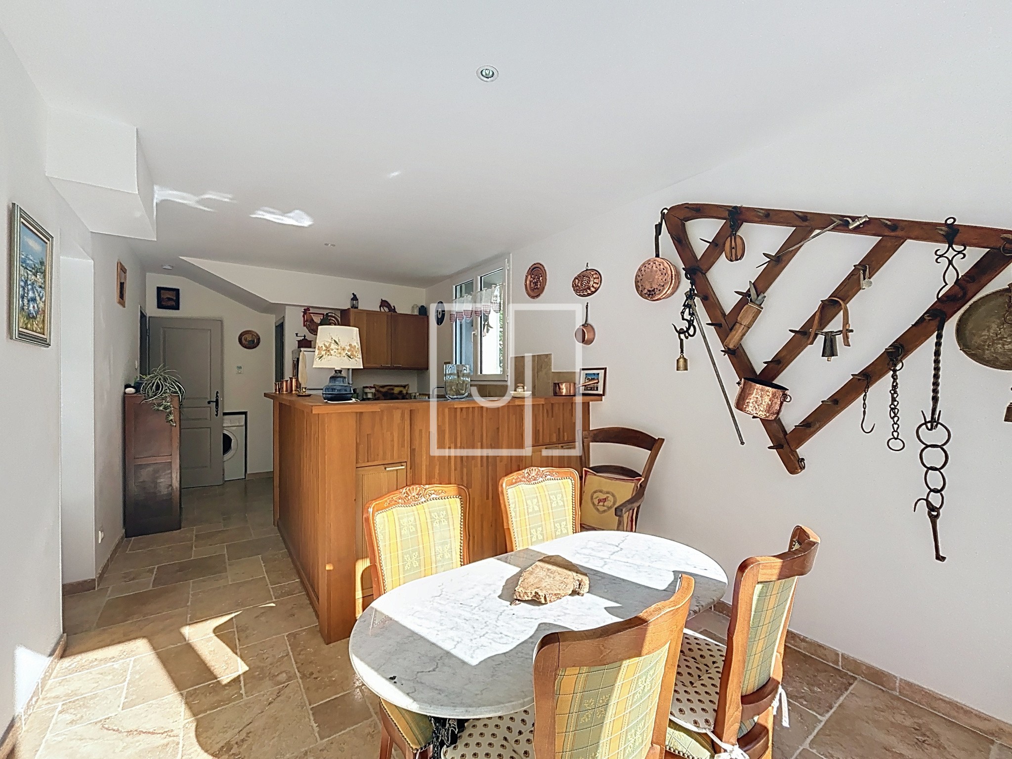 À vendre à La Condamine-Châtelard : appartement avec jardin et vue entièrement rénové — photo 7