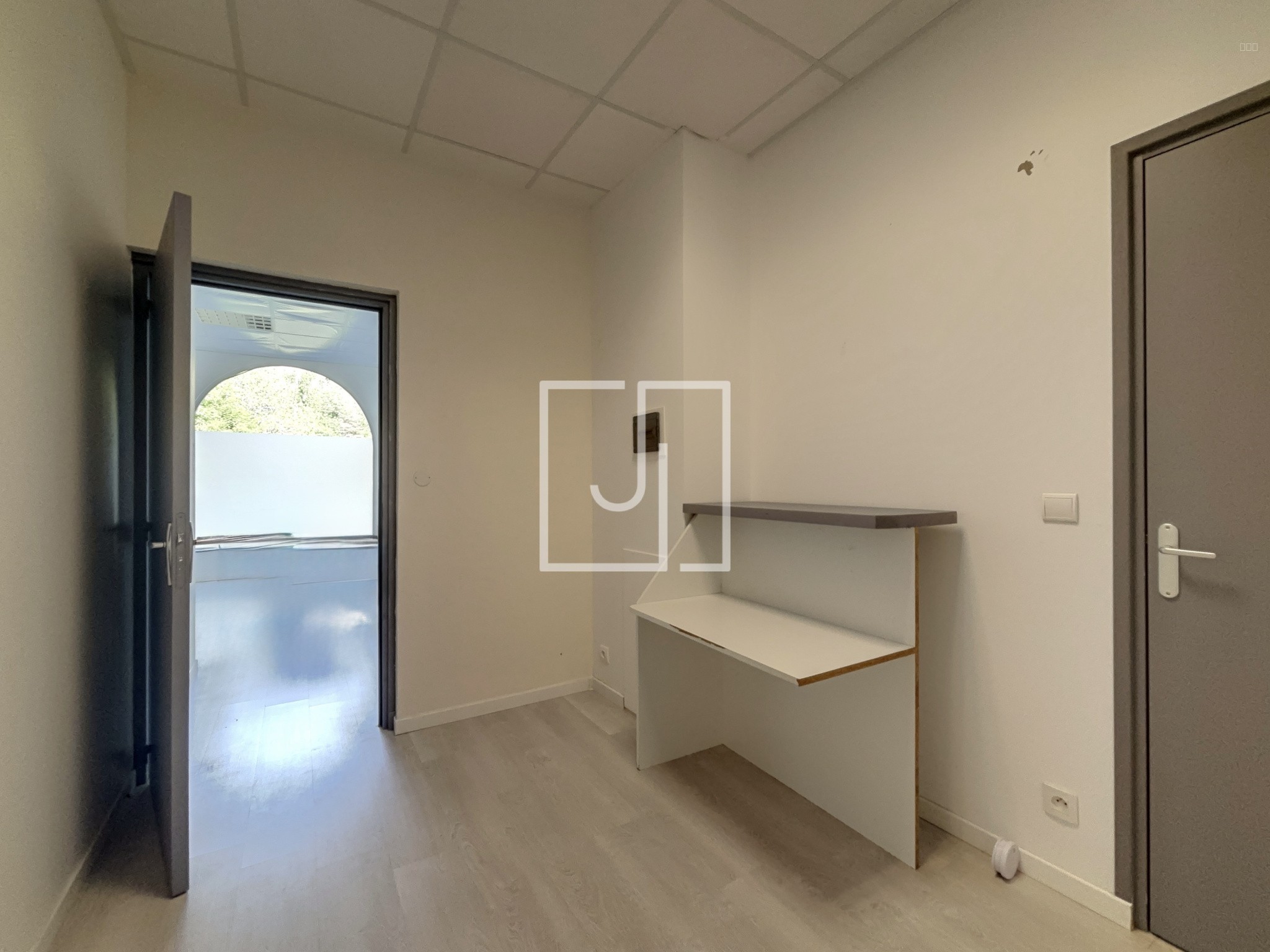 À louer   Local professionnel à Jausiers (04850) — photo 5