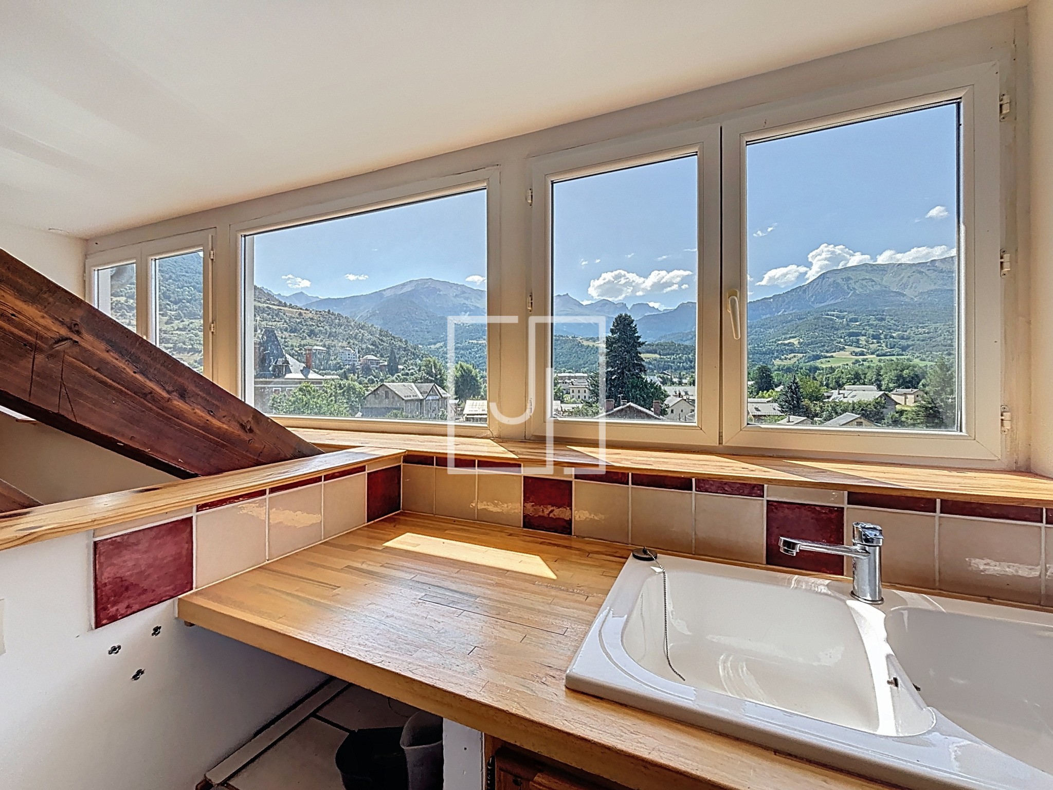 Appartement T3 à vendre avec vue imprenable à Jausiers (04850) — photo 7