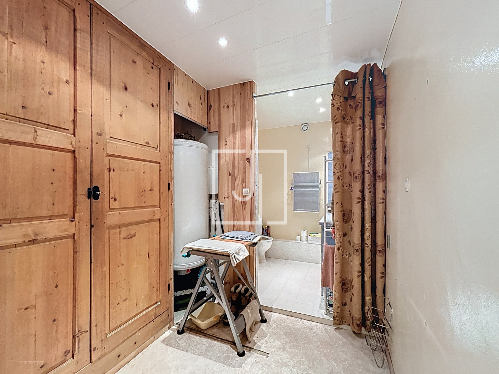 À VENDRE   Appartement 3 chambres avec balcon, cave et grenier   70 m2   Jausiers (04) — photo 10