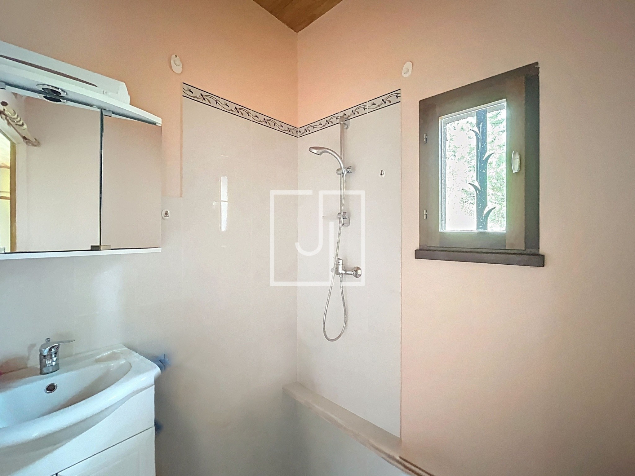 A vendre : Chalet 4 pièces avec terrasse, jardin et garage sur les hauteurs de Barcelonnette — photo 19