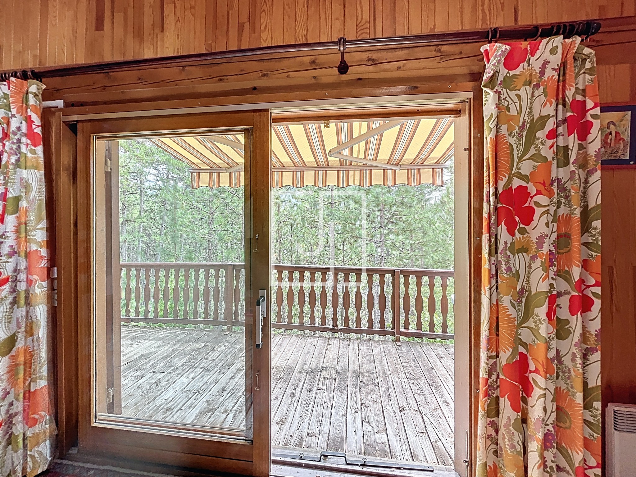 A vendre : Chalet 4 pièces avec terrasse, jardin et garage sur les hauteurs de Barcelonnette — photo 3