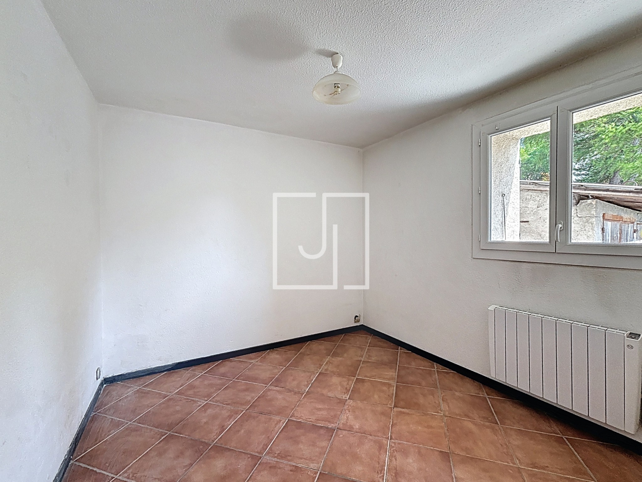 À vendre   Maison composée de plusieurs logements aux Thuiles (04200)   Alpes-de-Haute-Provence — photo 12
