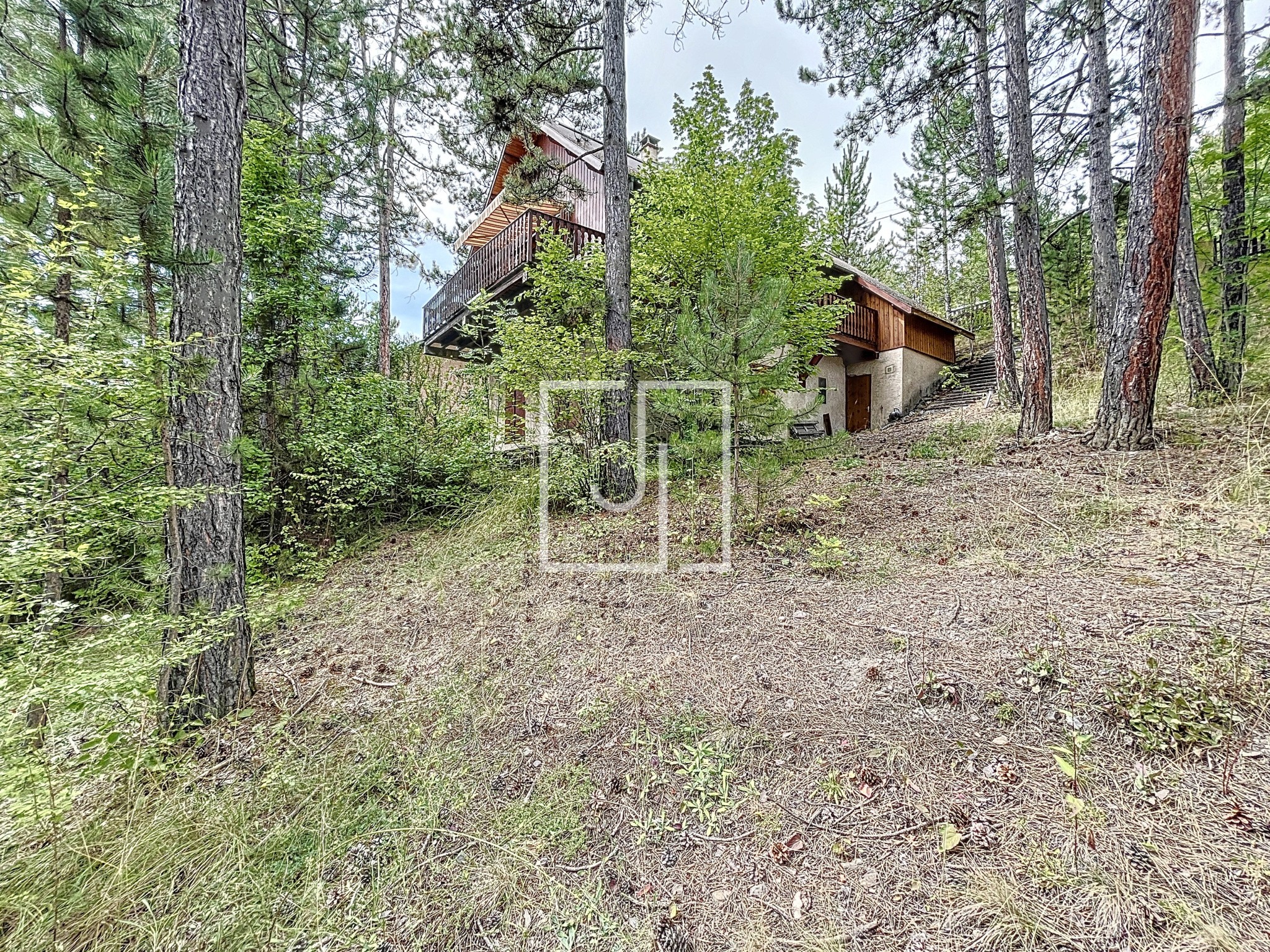 A vendre : Chalet 4 pièces avec terrasse, jardin et garage sur les hauteurs de Barcelonnette — photo 5