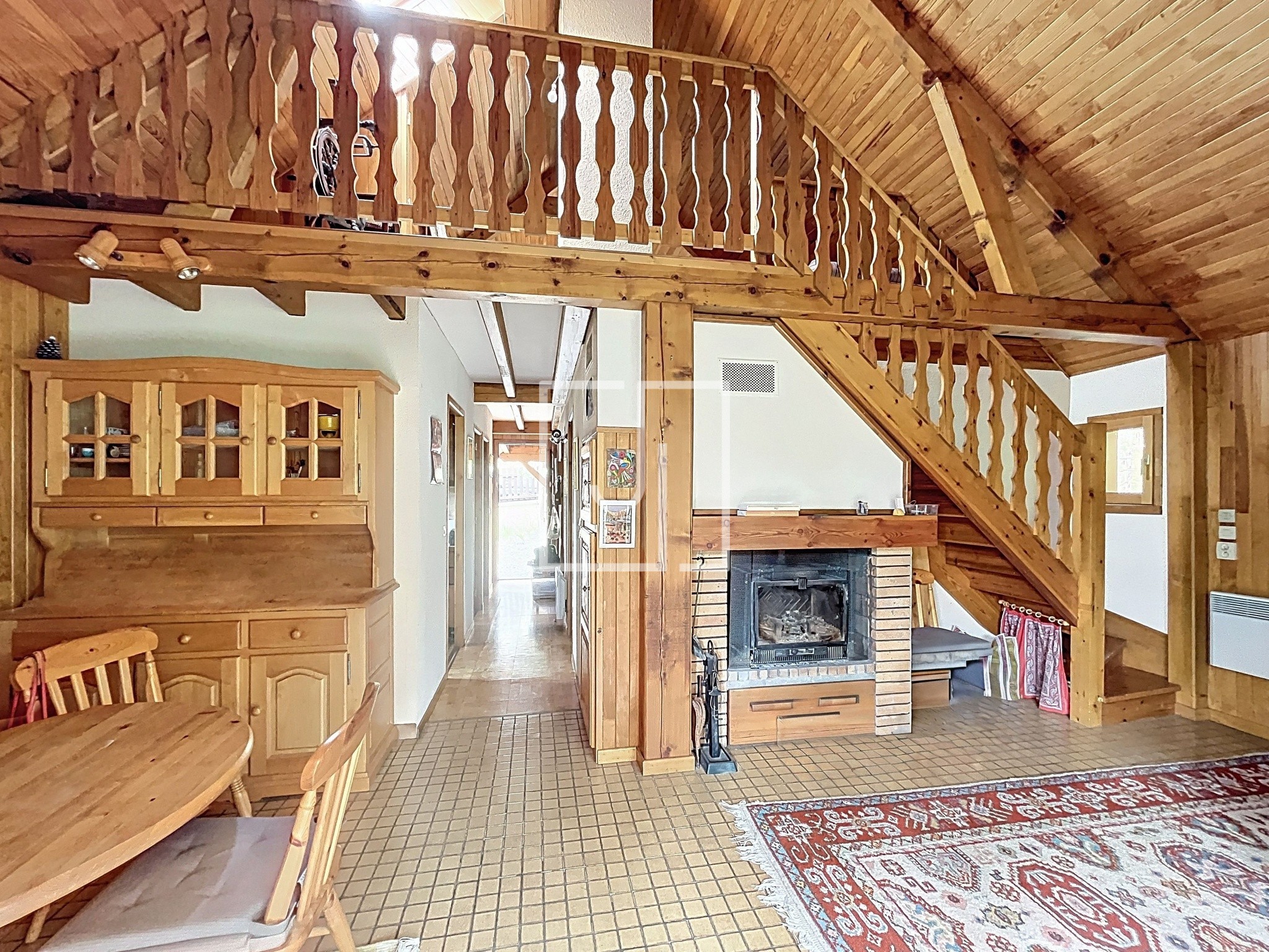 A vendre : Chalet 4 pièces avec terrasse, jardin et garage sur les hauteurs de Barcelonnette — photo 2