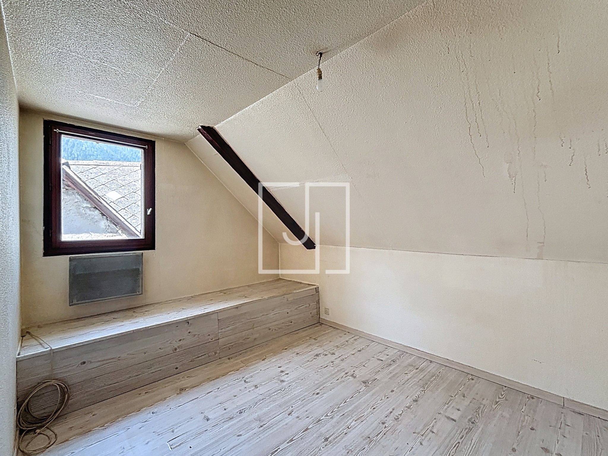 À vendre   Maison composée de plusieurs logements aux Thuiles (04200)   Alpes-de-Haute-Provence — photo 17