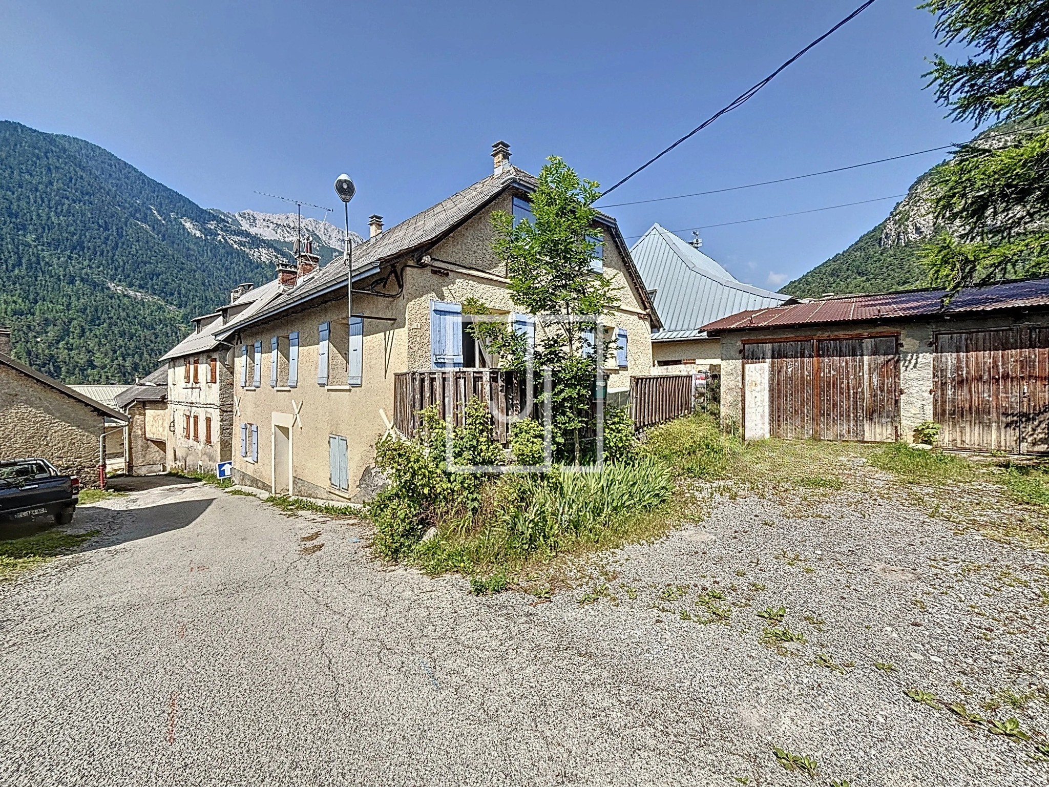 À vendre   Maison composée de plusieurs logements aux Thuiles (04200)   Alpes-de-Haute-Provence — photo 3