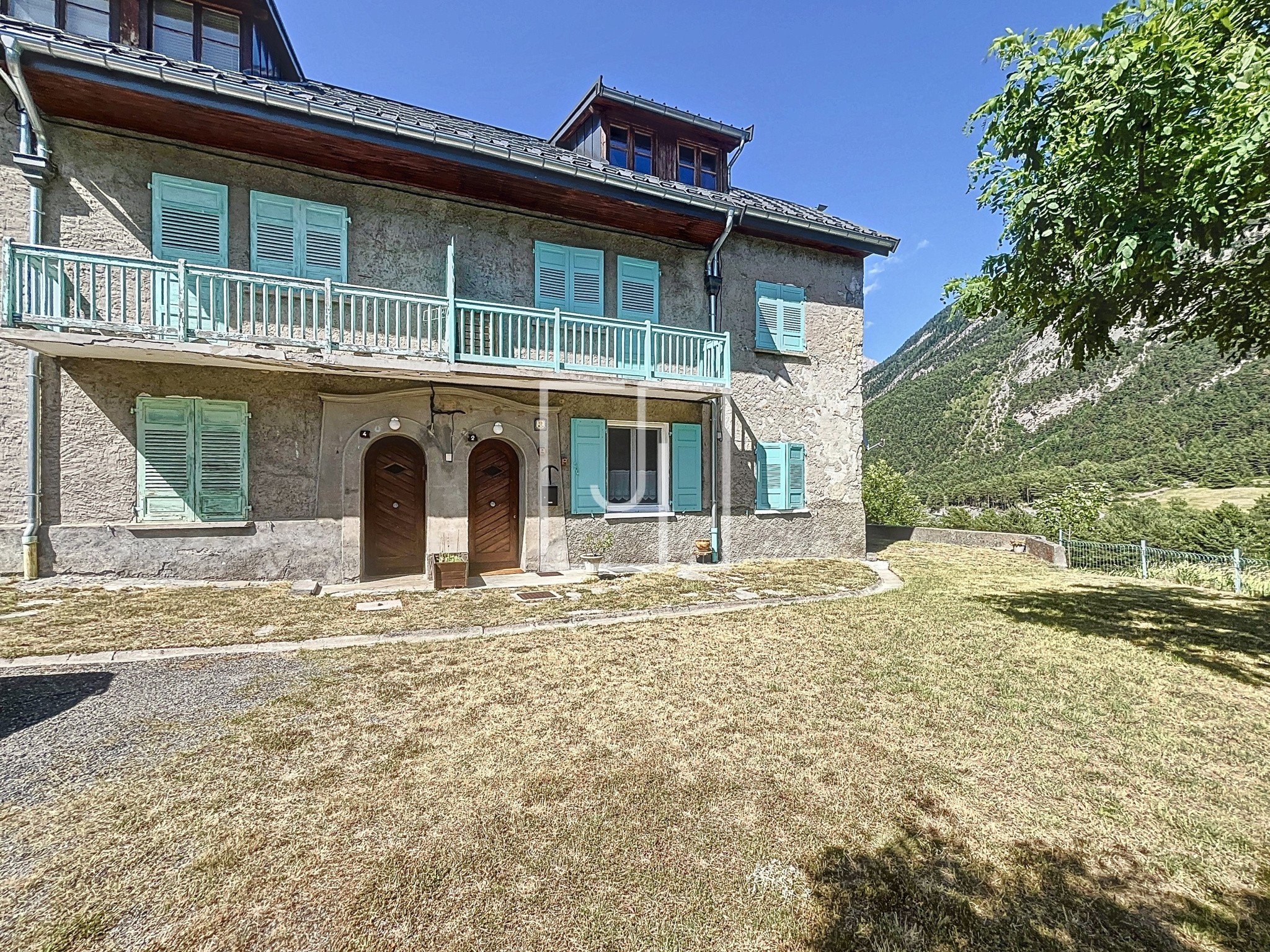 À vendre à La Condamine-Châtelard : appartement avec jardin et vue entièrement rénové — photo 14