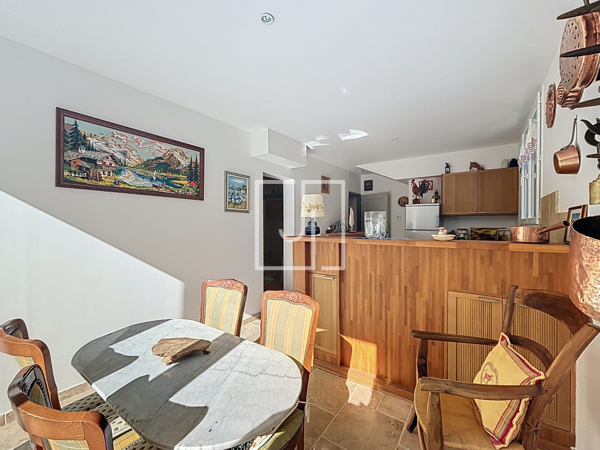 À vendre à La Condamine-Châtelard : appartement avec jardin et vue entièrement rénové — photo 2