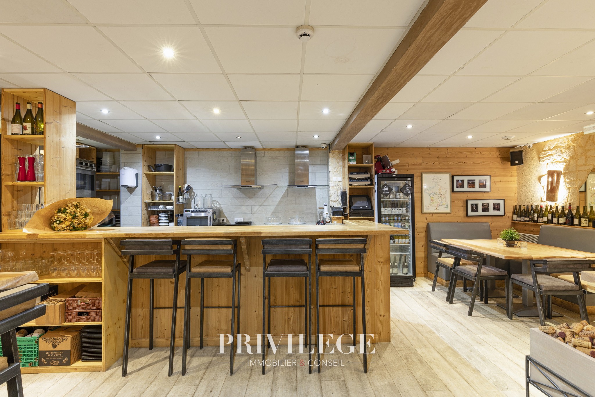 Bar à vin   Salon de thé   crêperie, au cœur d’une des plus belles stations des Alpes du Sud. — photo 4