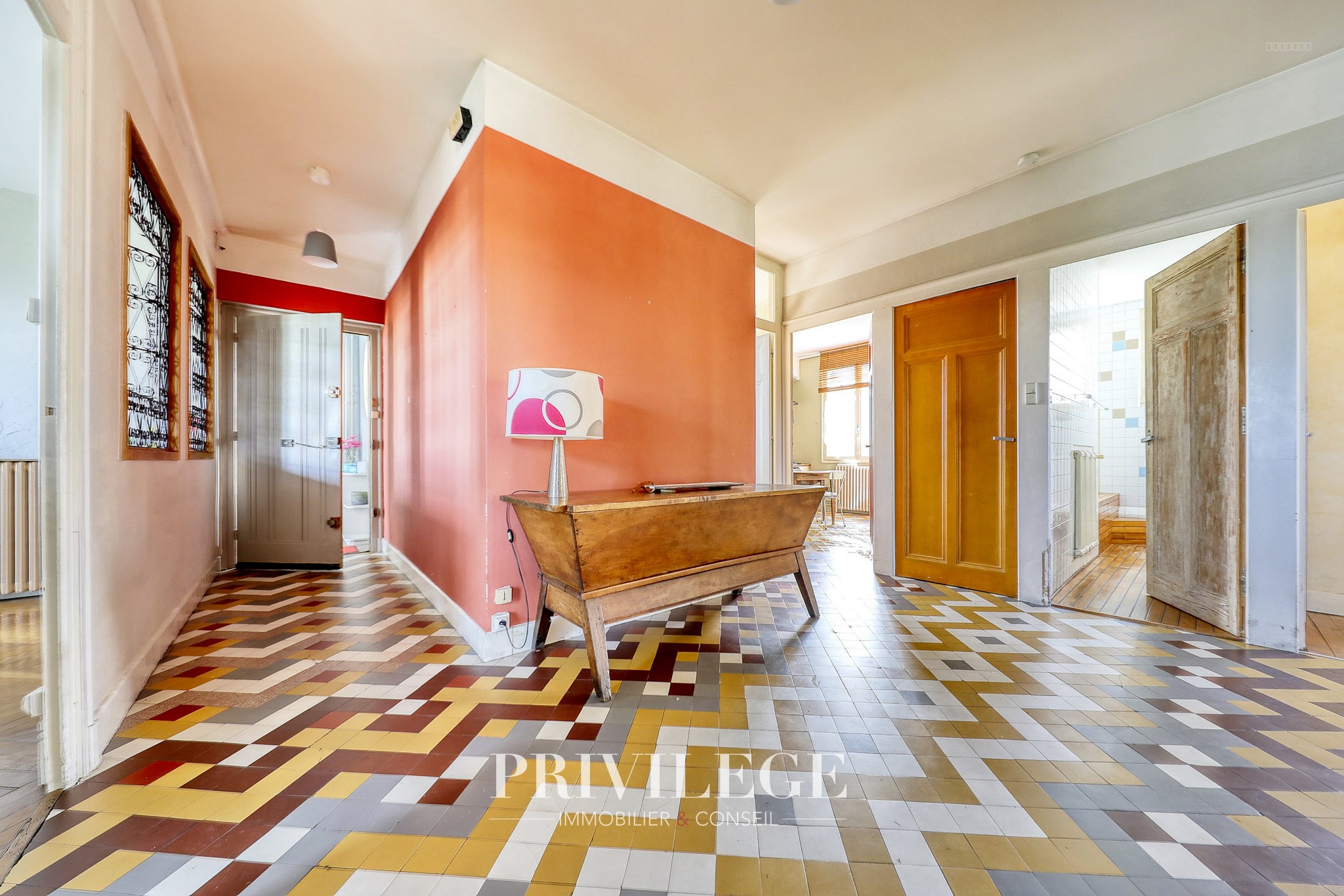 SATHONAY-CAMP, Charmant Appartement des Années 30 - 140 m2 habitable — photo 3