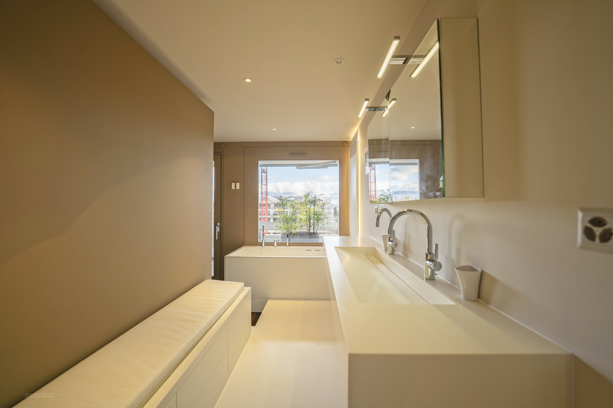 DUPLEX ROOFTOP de 230 m2 Centre Genève avec 120 m2 de terrasse — photo 14