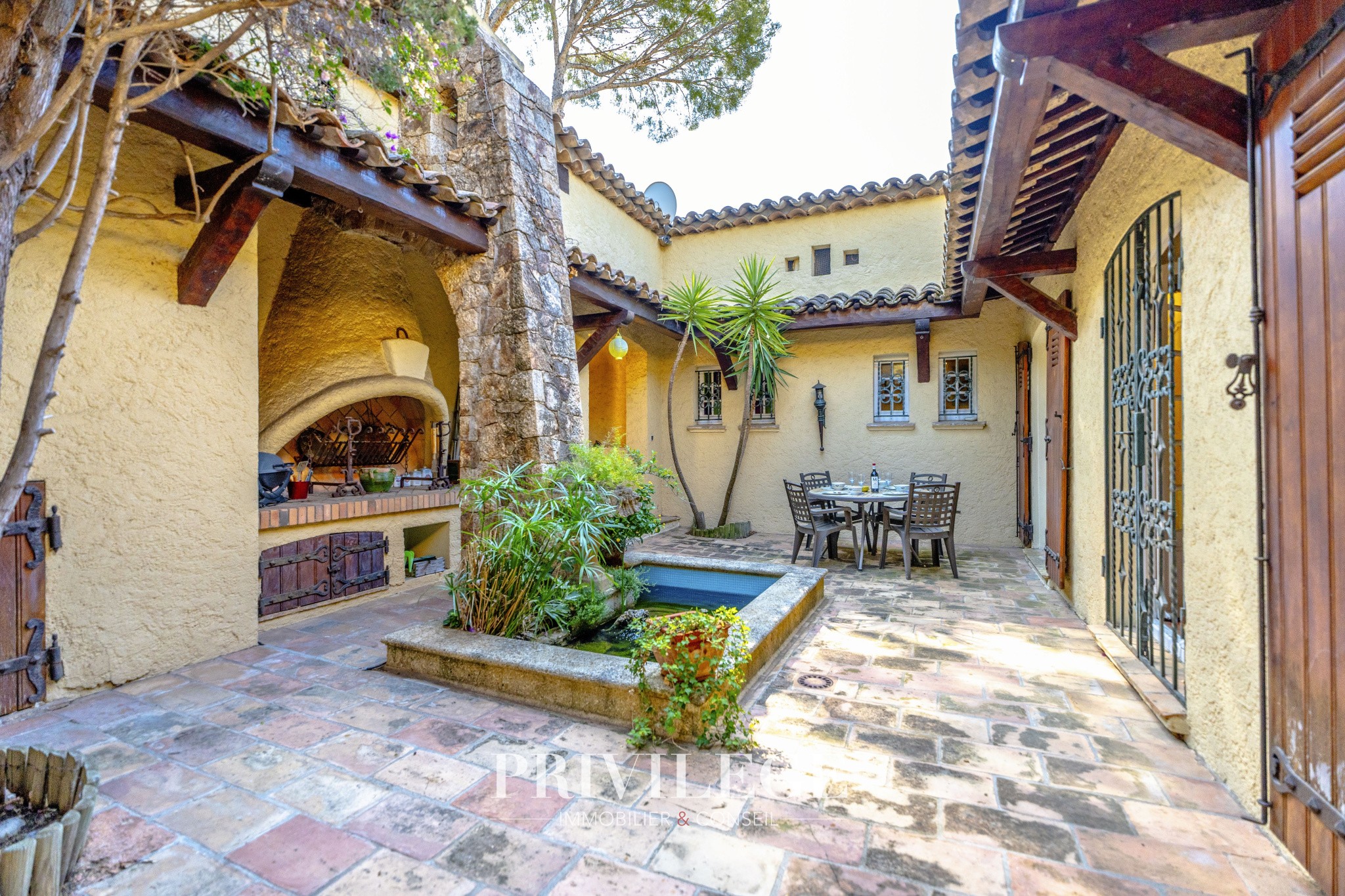 Propriété d'exception comprenant 2 maisons sur 4 ha - Puget sur argens — photo 15
