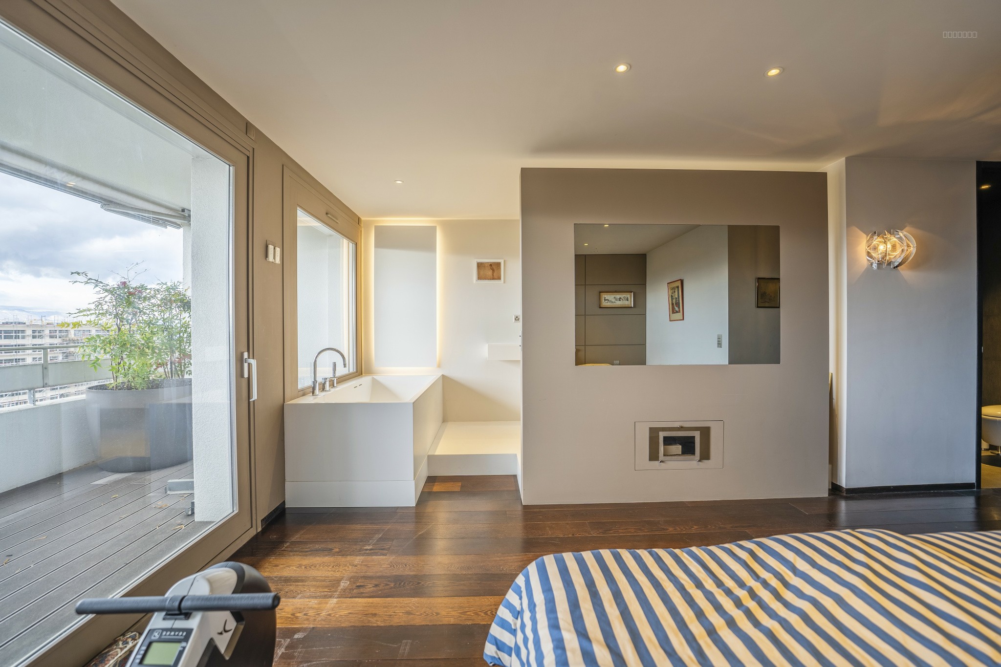 DUPLEX ROOFTOP de 230 m2 Centre Genève avec 120 m2 de terrasse — photo 13