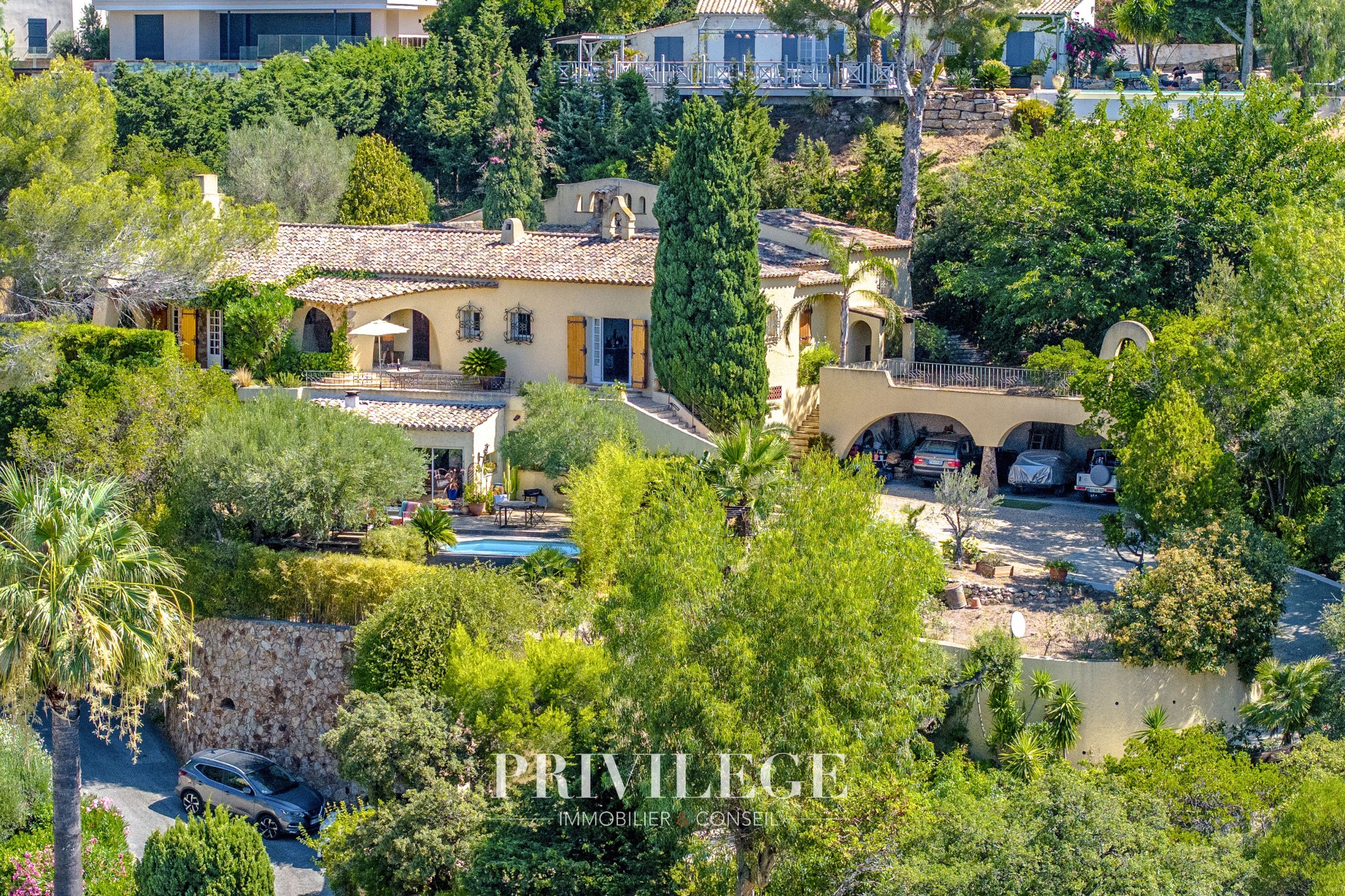 Propriété d'exception comprenant 2 maisons sur 4 ha - Puget sur argens — photo 3