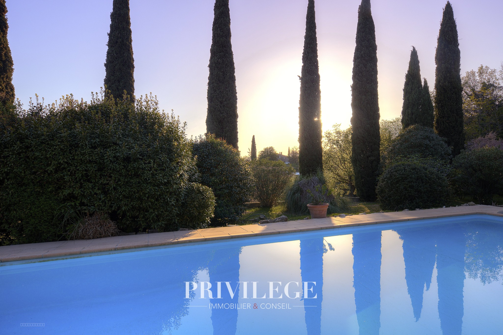 Charme et Caractère : Bastide en Pierre avec Piscine et Parc à Draguignan — photo 8