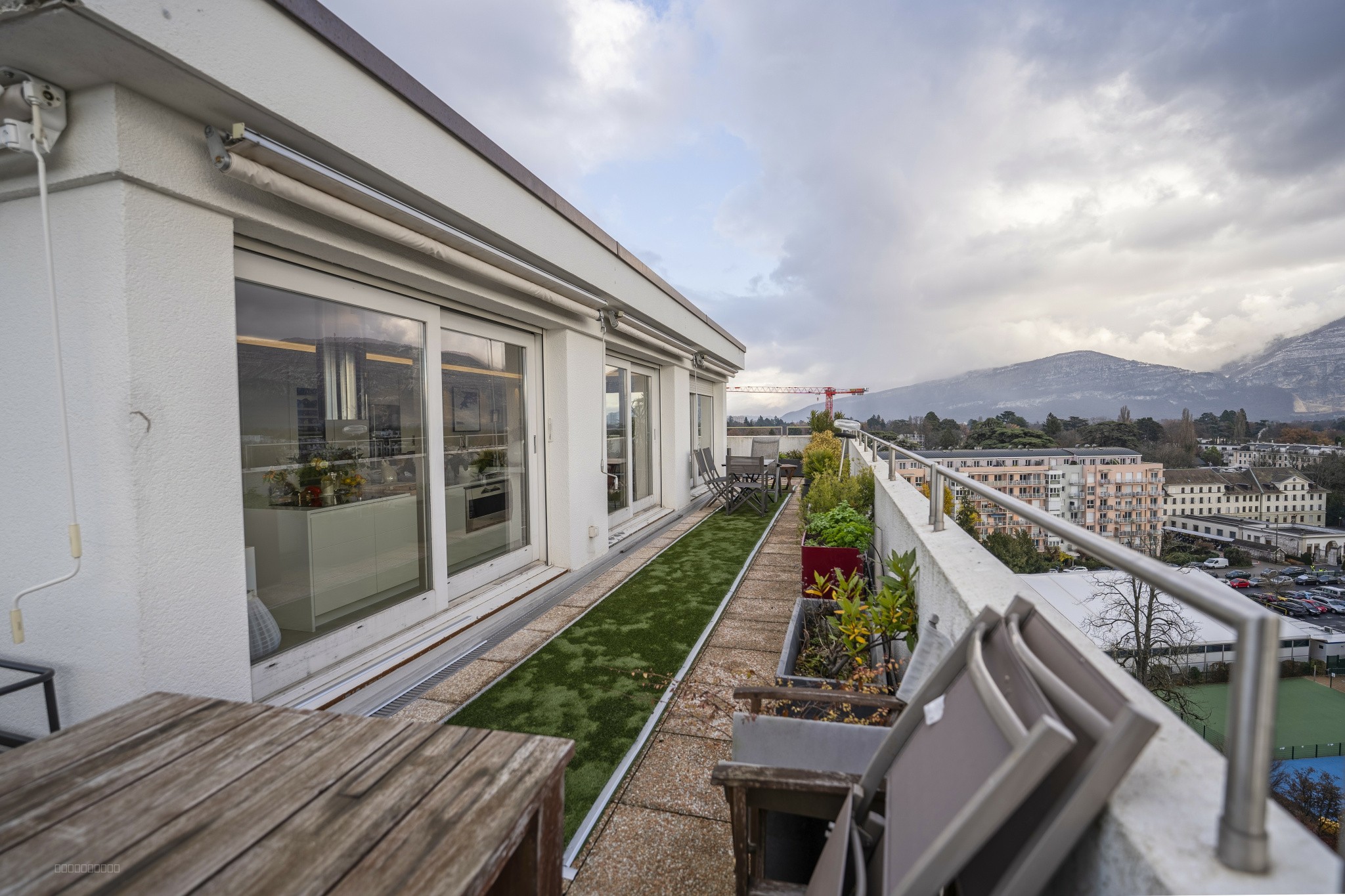 DUPLEX ROOFTOP de 230 m2 Centre Genève avec 120 m2 de terrasse — photo 10