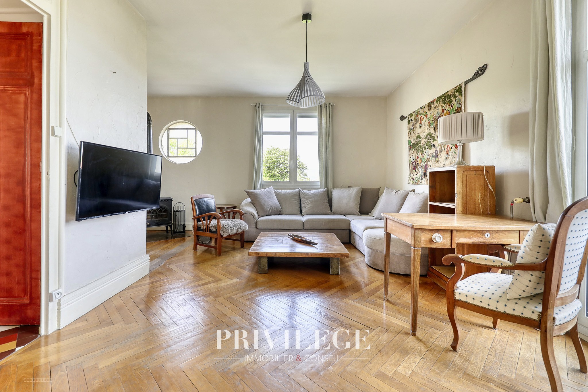 SATHONAY-CAMP, Charmant Appartement des Années 30 - 140 m2 habitable — photo 2