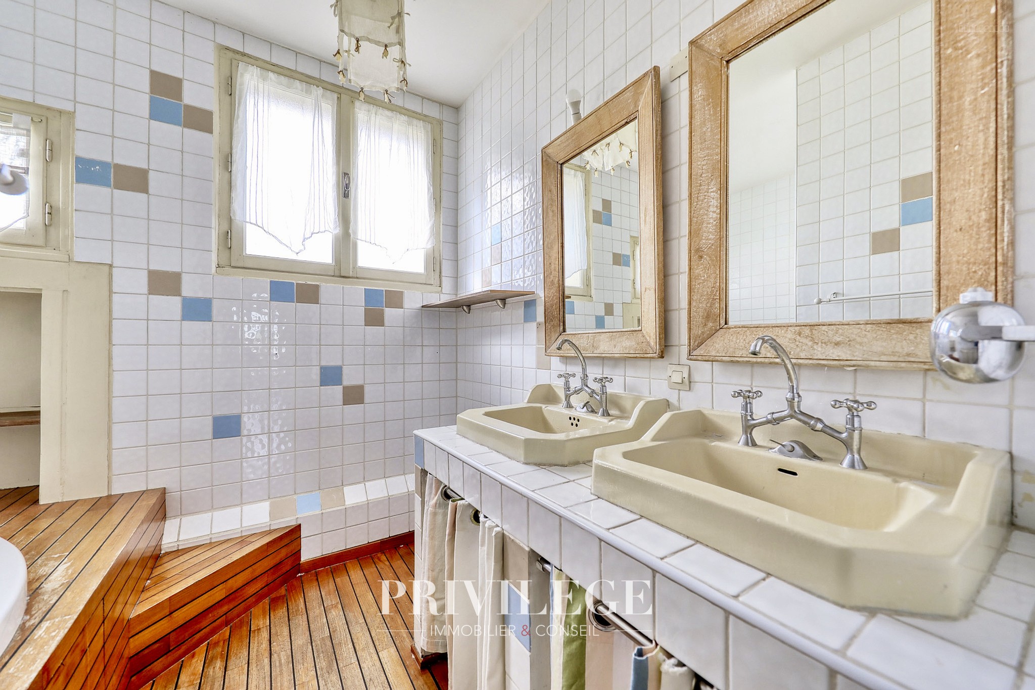 SATHONAY-CAMP, Charmant Appartement des Années 30 - 140 m2 habitable — photo 15