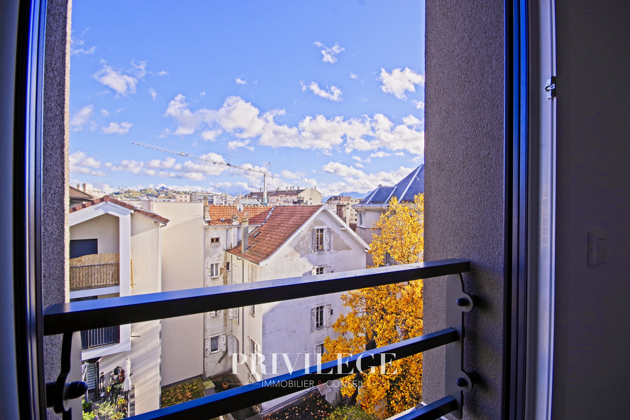 Appartement de Standing en Dernier Étage avec Terrasse, Garage Double et Confort Moderne — photo 18