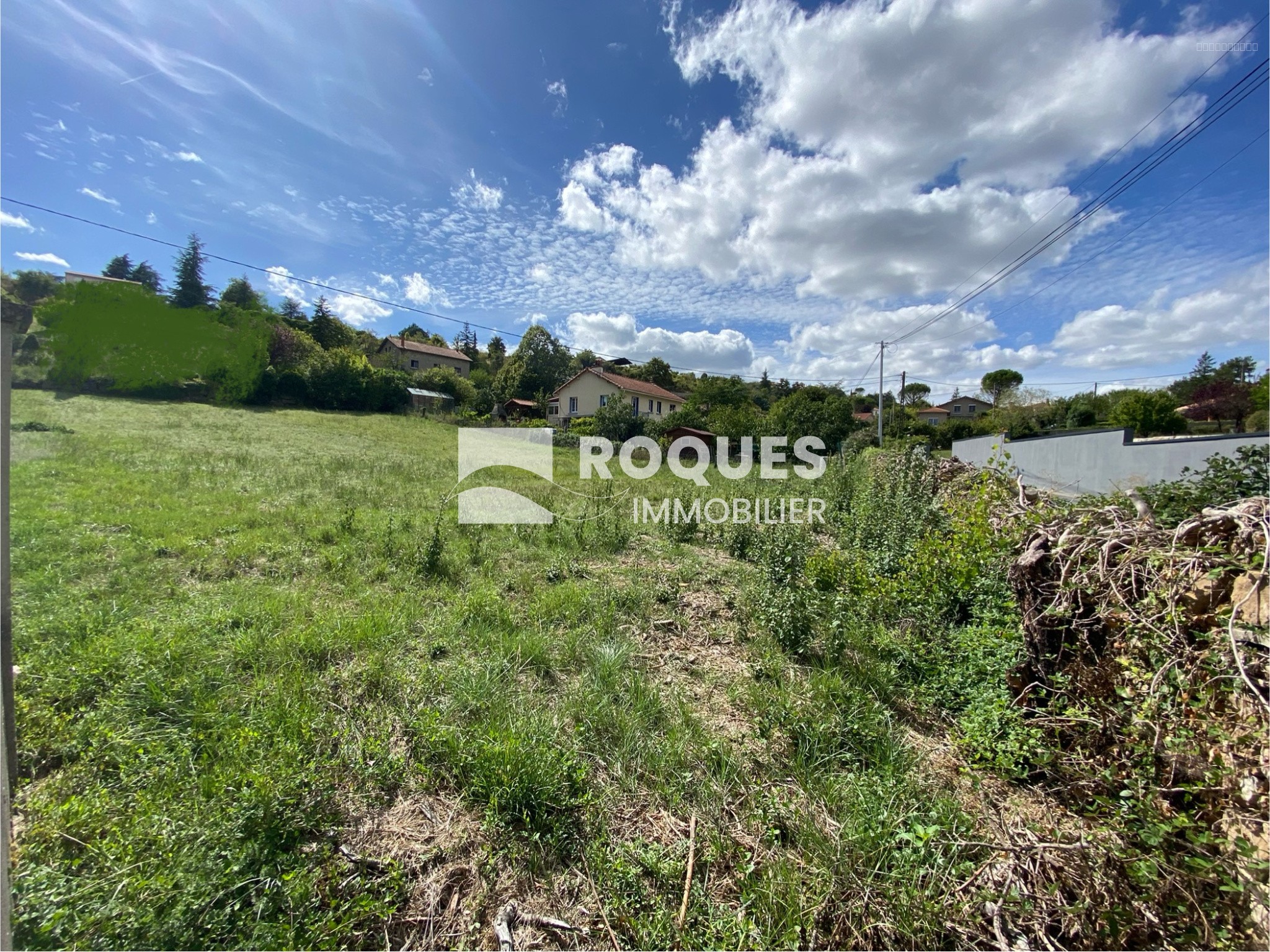 TERRAIN CONSTRUCTIBLE DE 1523 M2 - SECTEUR UDb — photo 1