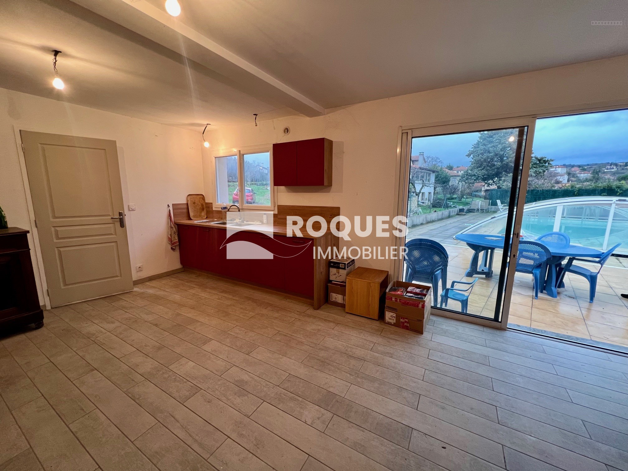 A vendre à Millau une maison T8 avec garage piscine pool house et jardin — photo 9