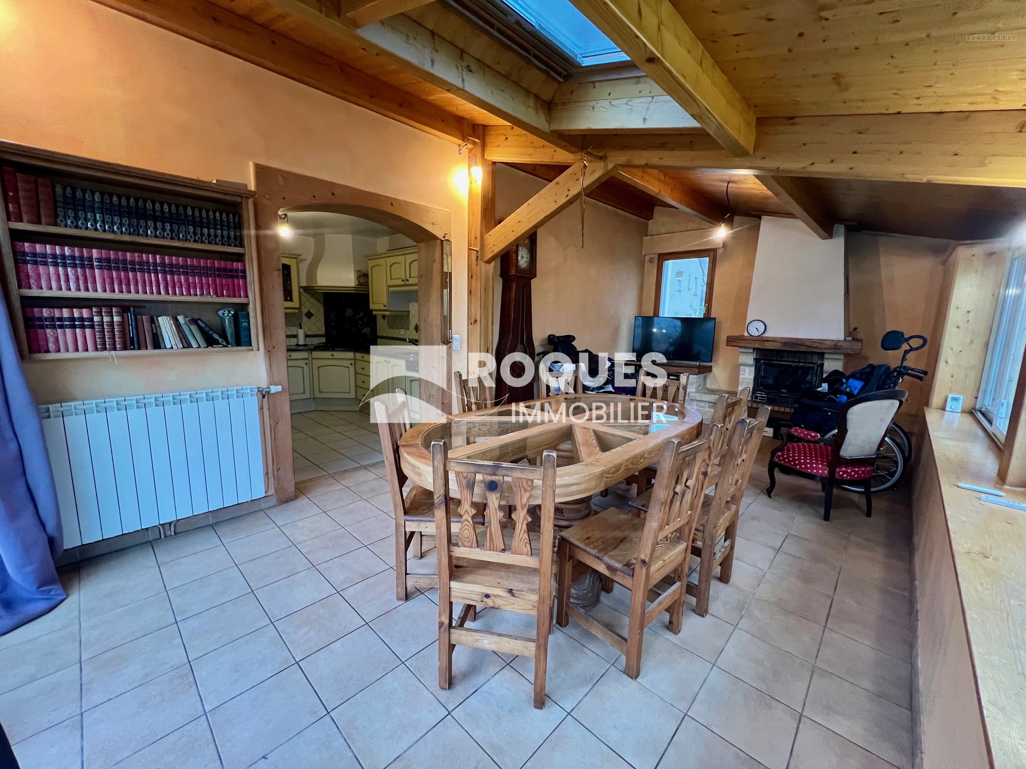 A vendre à Millau une maison T8 avec garage piscine pool house et jardin — photo 3