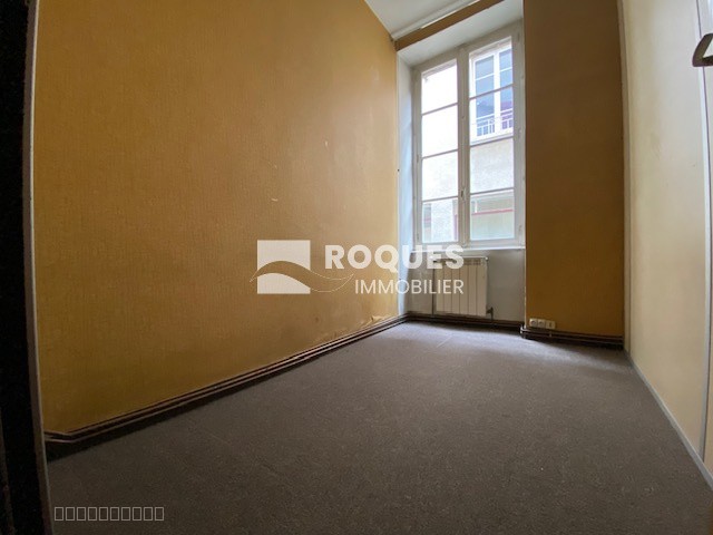 A VENDRE BUREAUX OU INVESTISSEMENT EN CENTRE VILLE- 265 M2 — photo 2