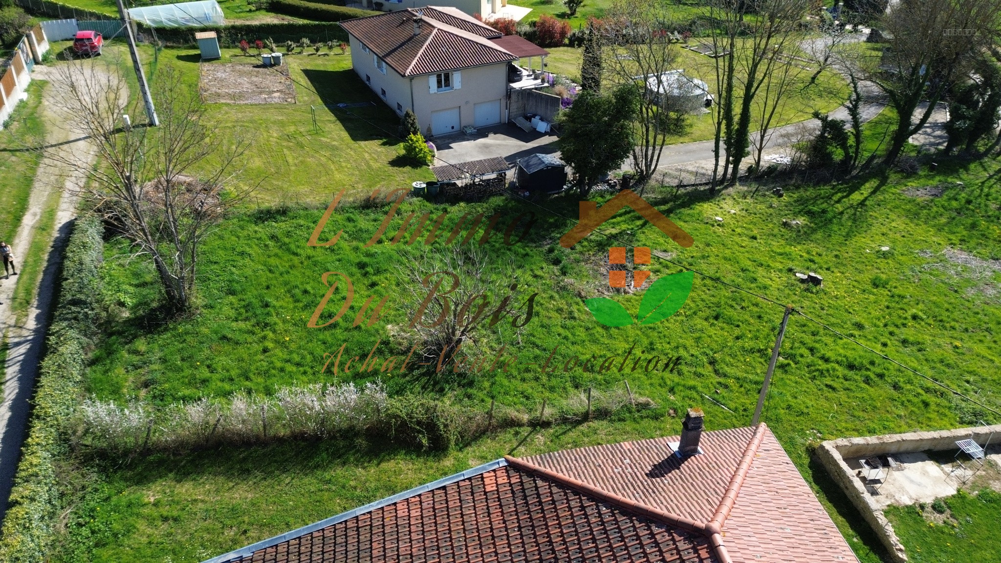 Terrain constructible de 550 m2 non viabilisé — photo 3