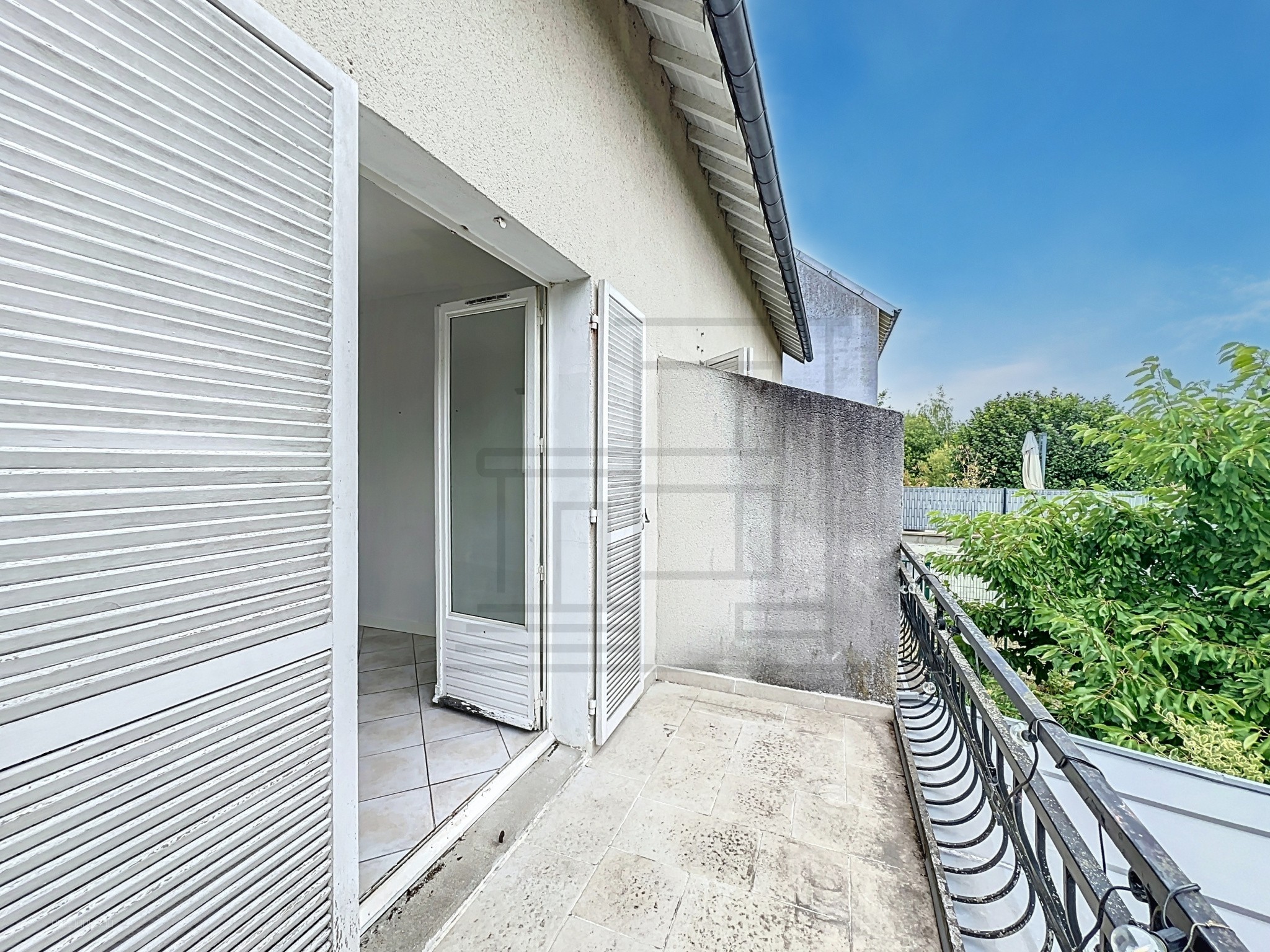 F2 avec jardin et parking — photo 6